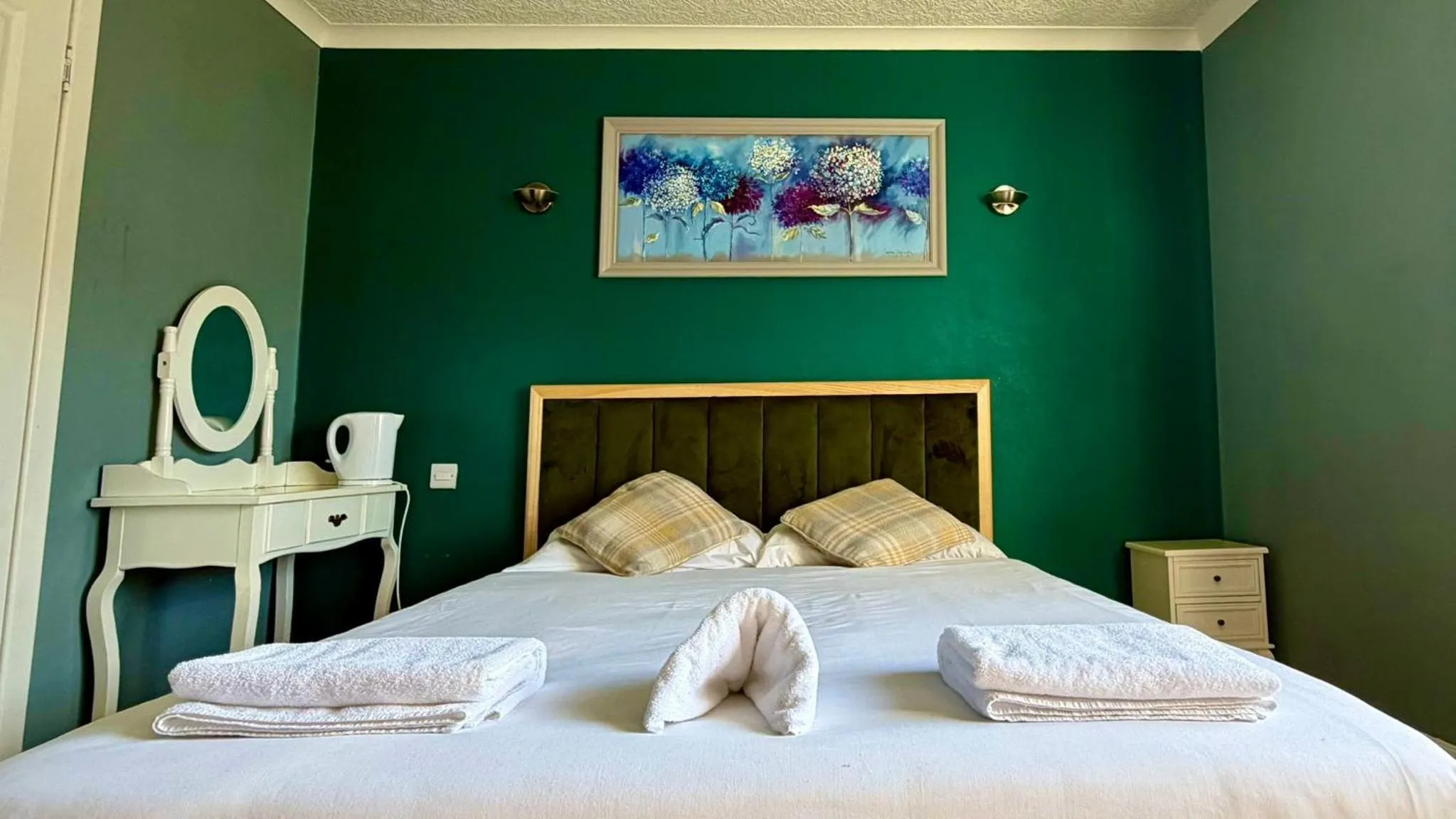 Bed in Lomond Park Hotel