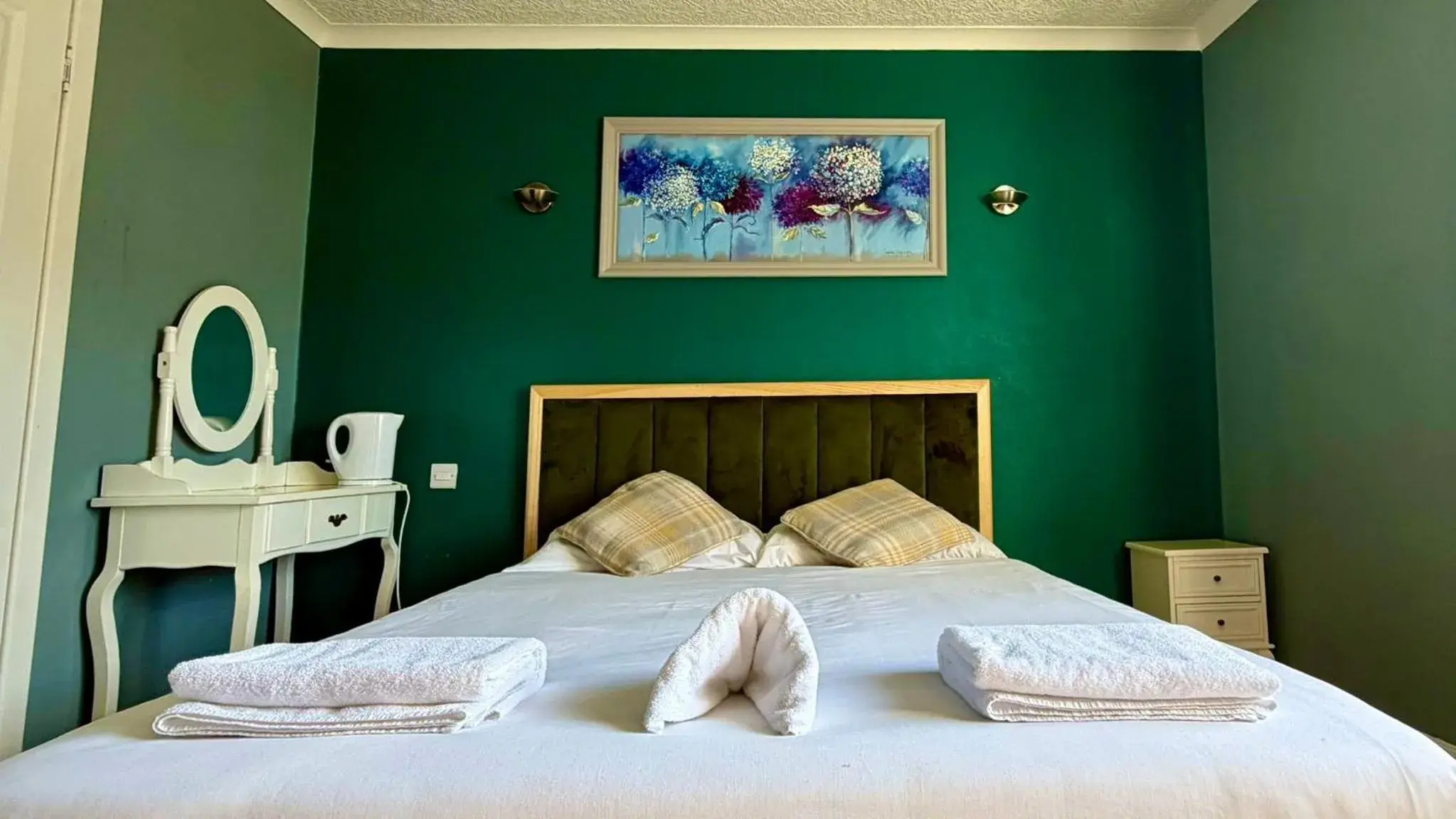 Double Room with Private Bathroom in Lomond Park Hotel Double Room with Private Bathroom in Lomond Park Hotel