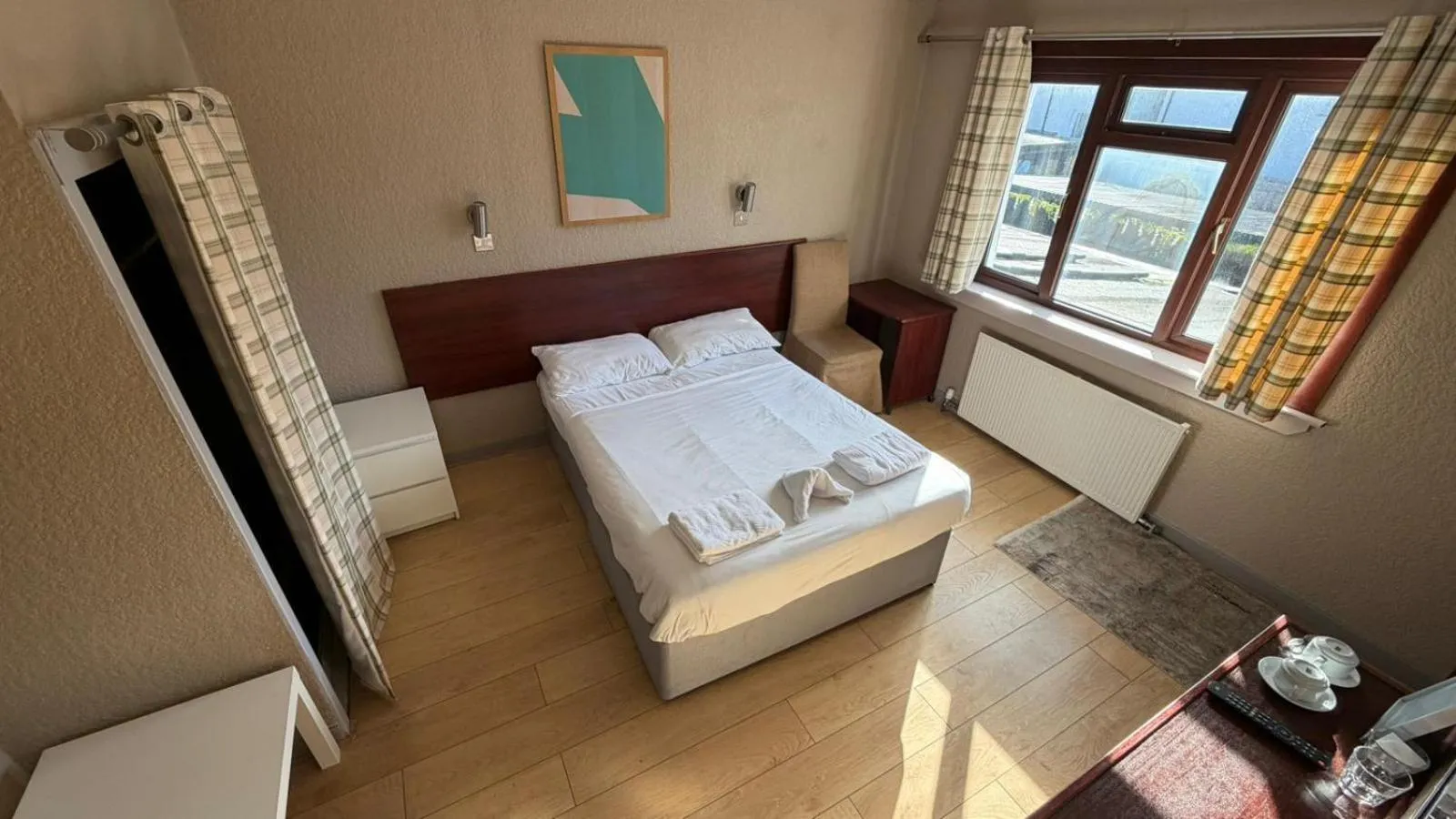 Bed in Lomond Park Hotel