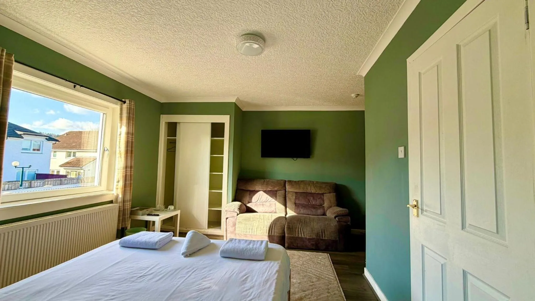 Bed in Lomond Park Hotel