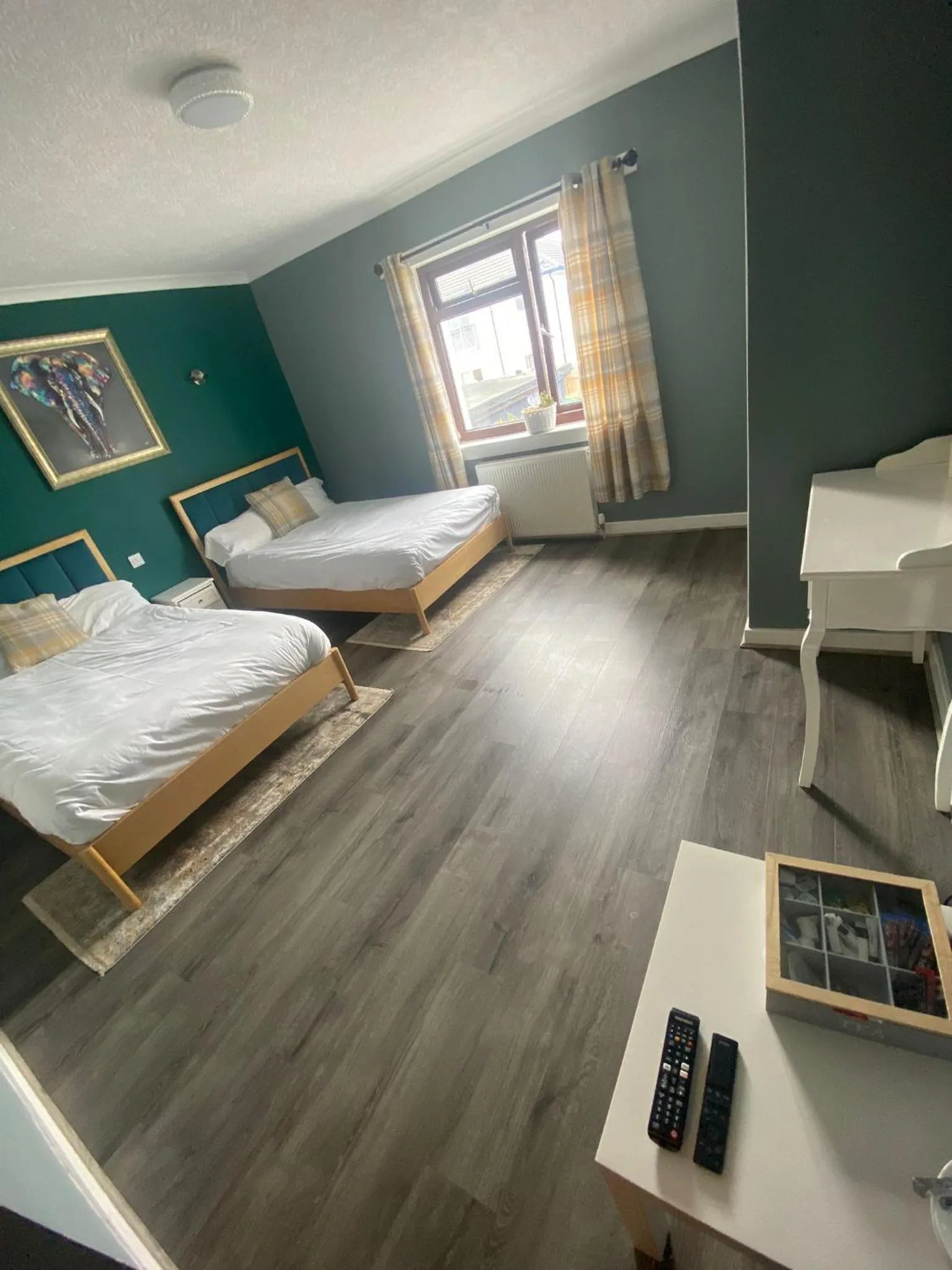 Bedroom, Bed in Lomond Park Hotel