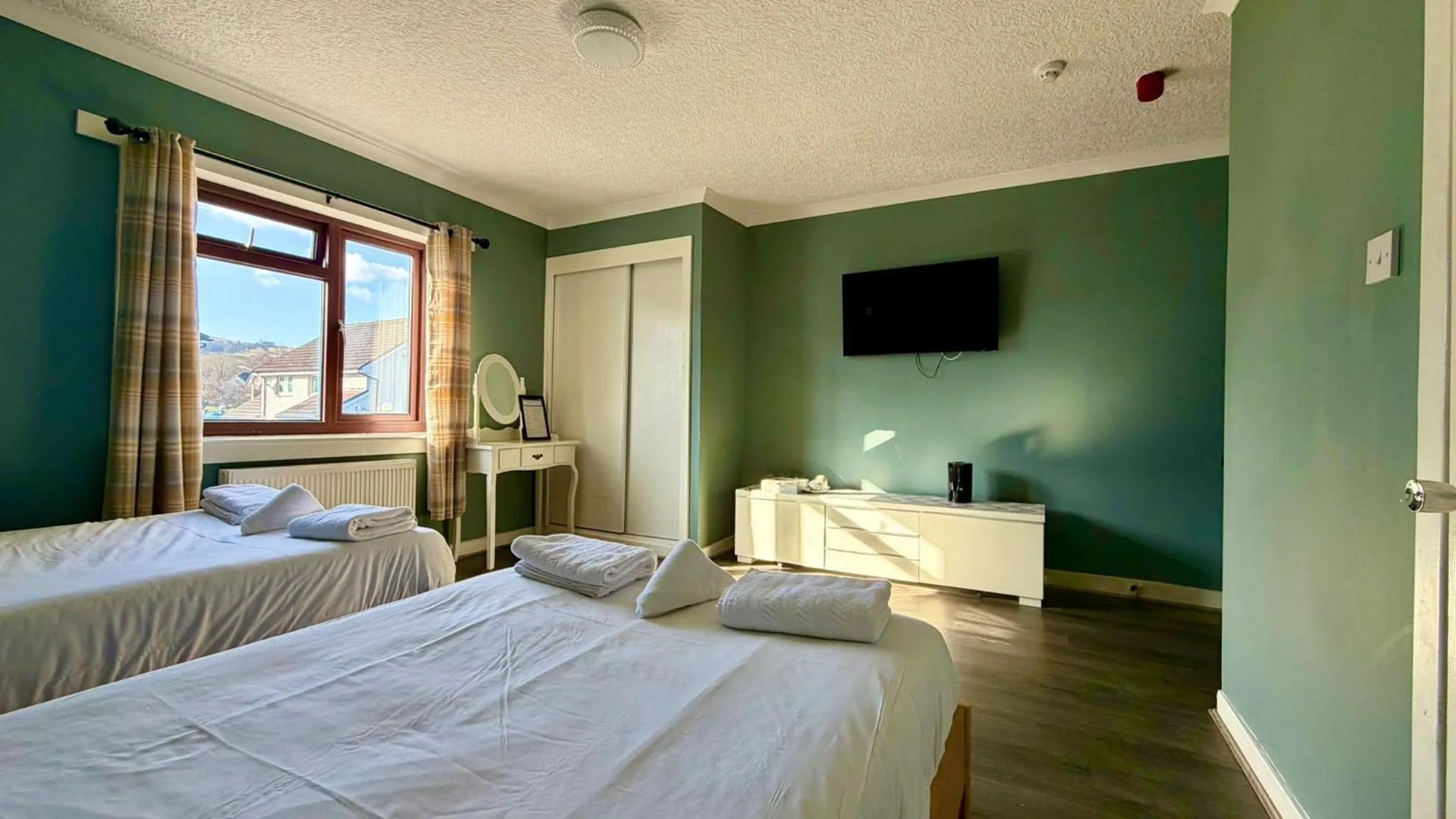 Bed in Lomond Park Hotel