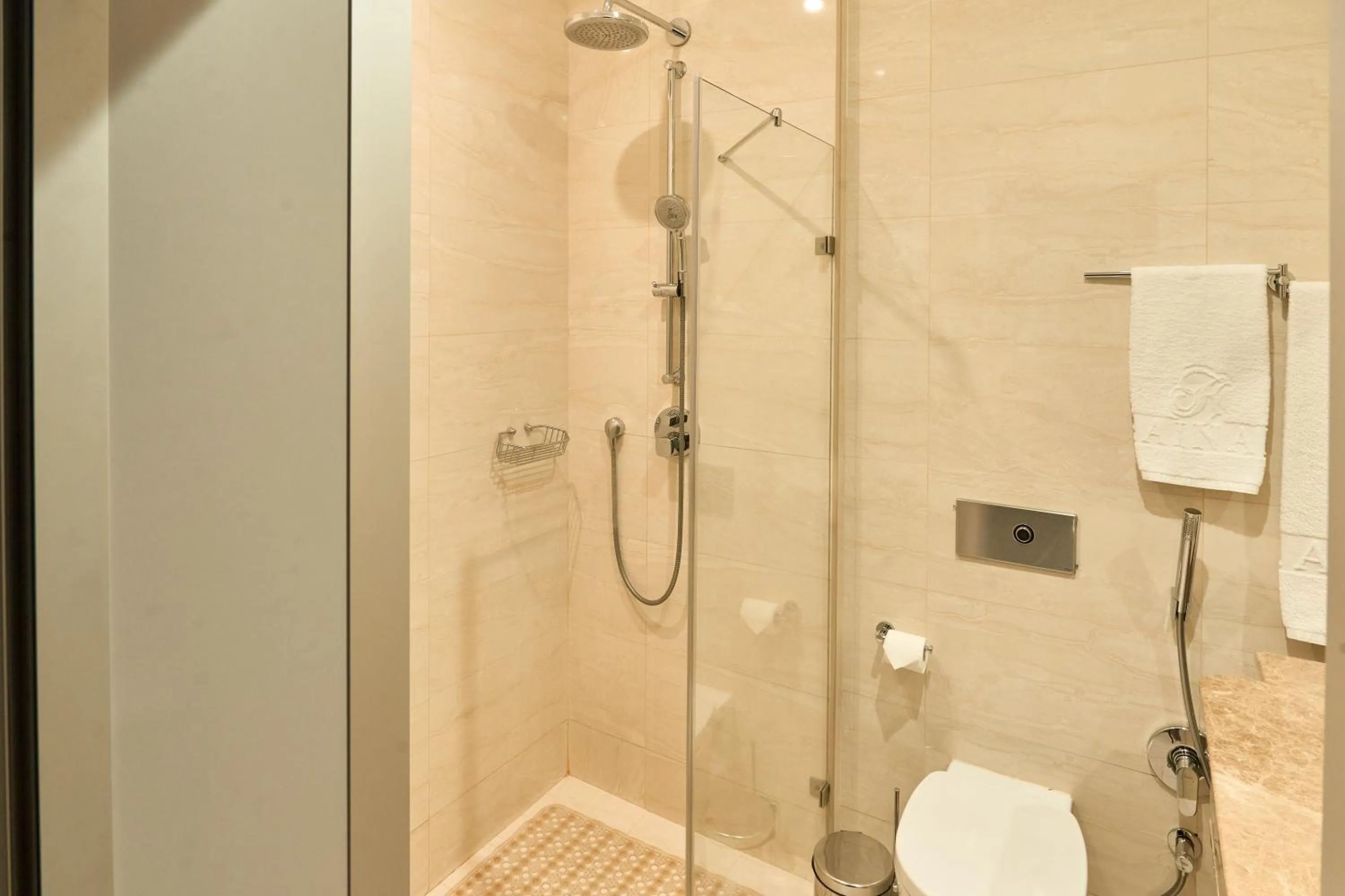 Shower in Kainar Hotel