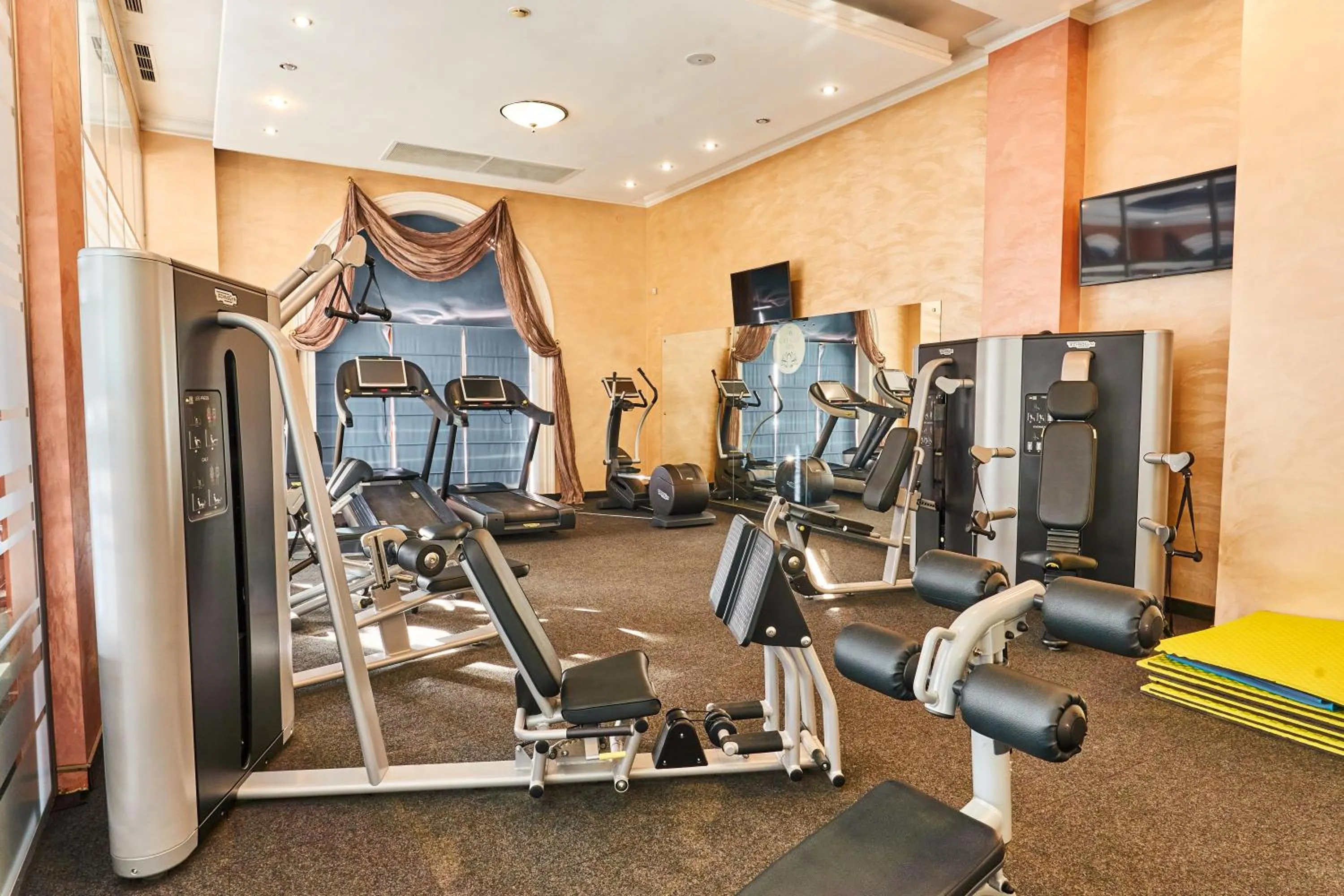 Fitness centre/facilities in Kainar Hotel