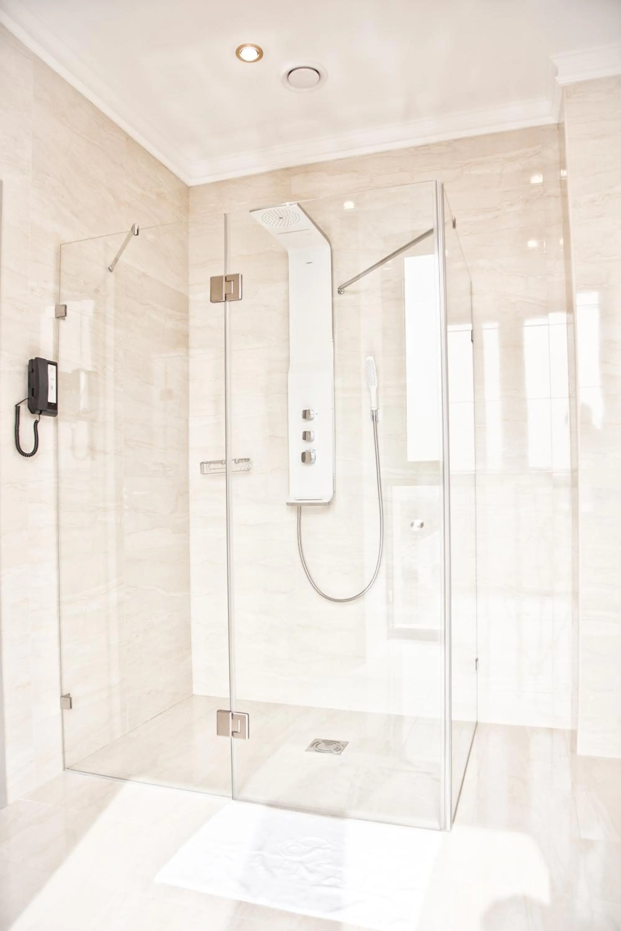 Shower in Kainar Hotel