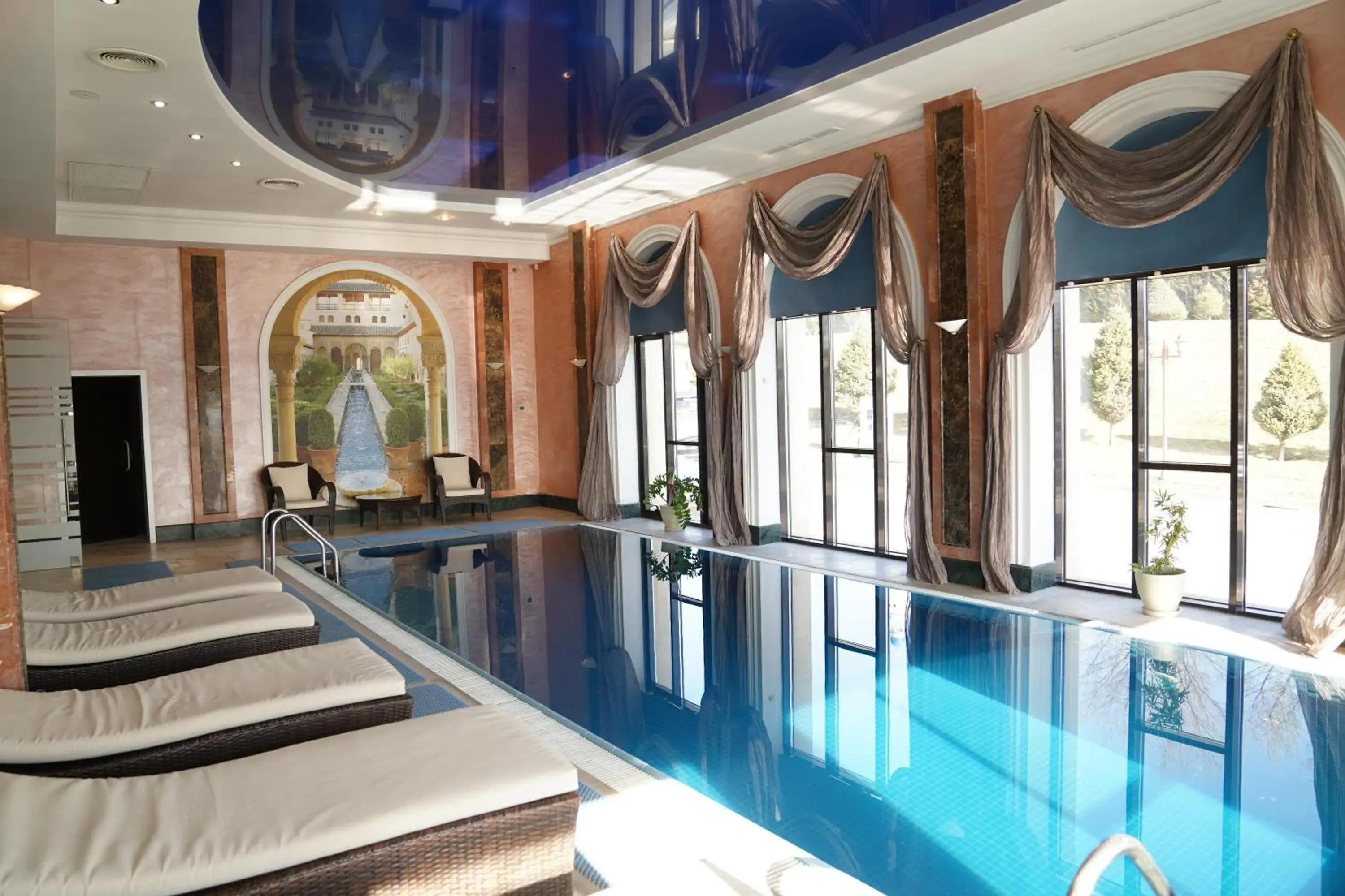 Swimming pool in Kainar Hotel Swimming pool in Kainar Hotel