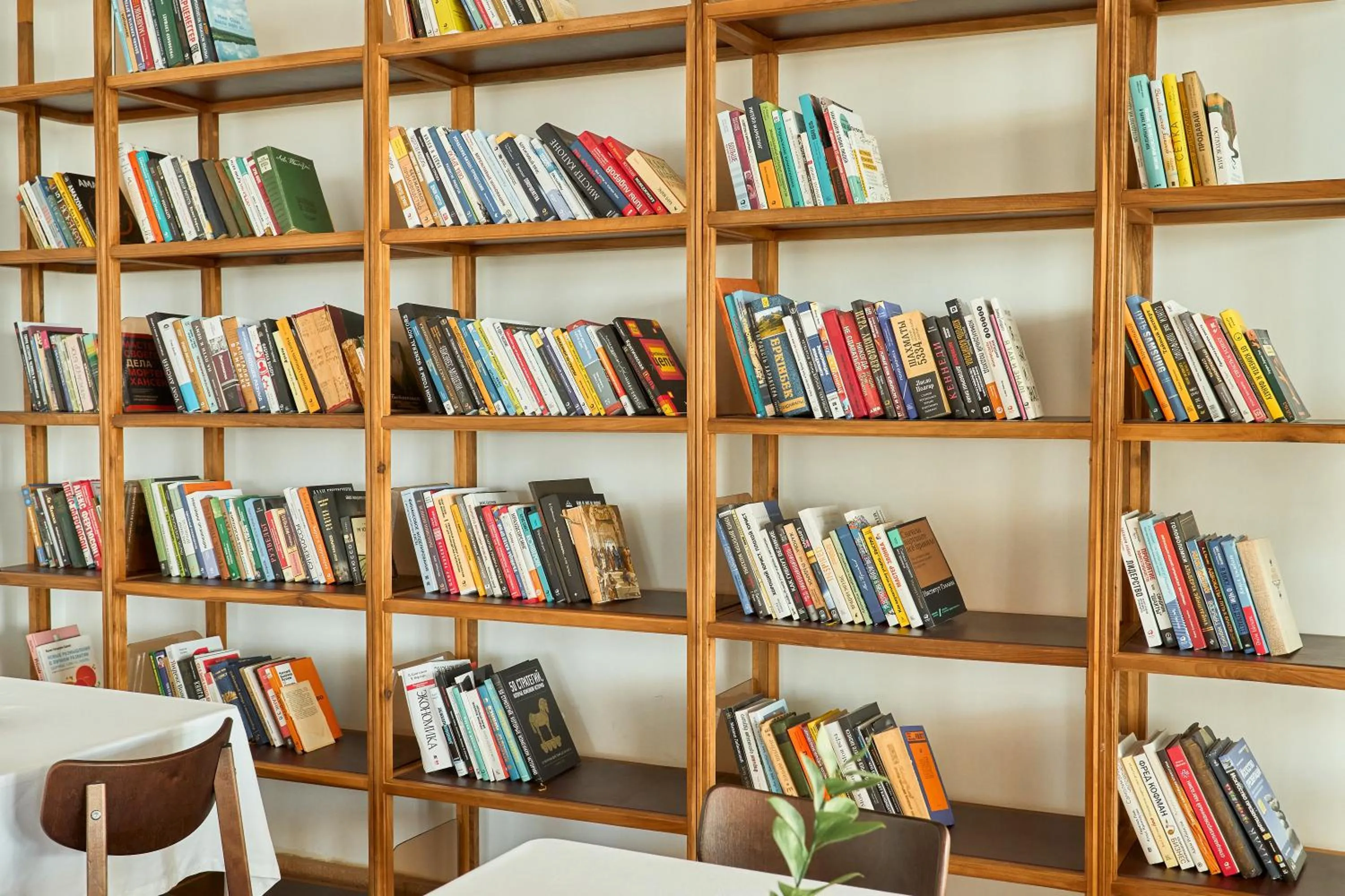 Restaurant/places to eat in Kainar Hotel