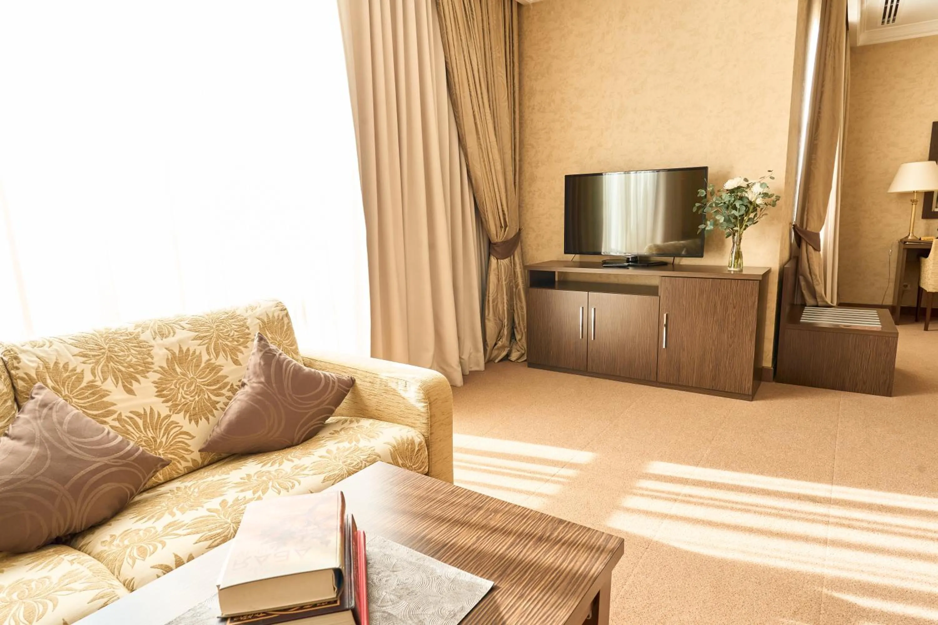 Seating area in Kainar Hotel