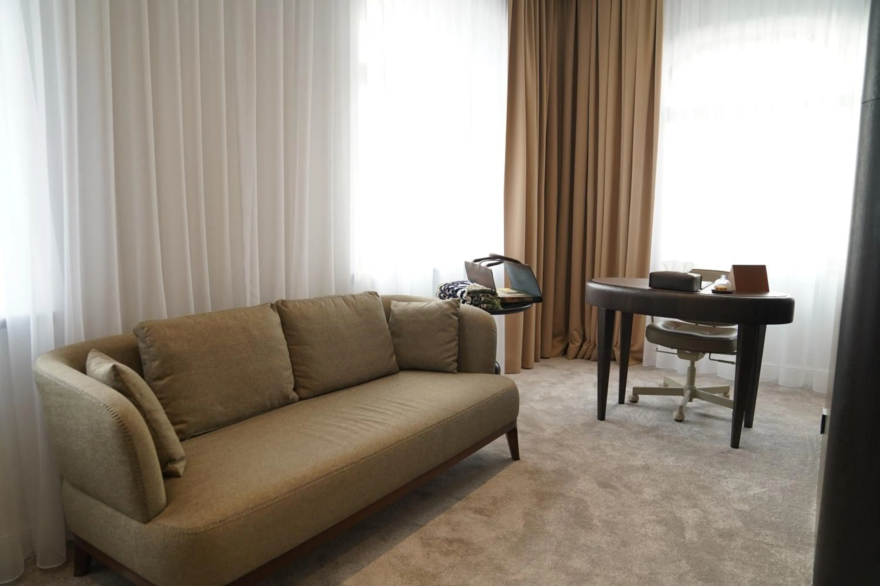 Seating area in Kainar Hotel