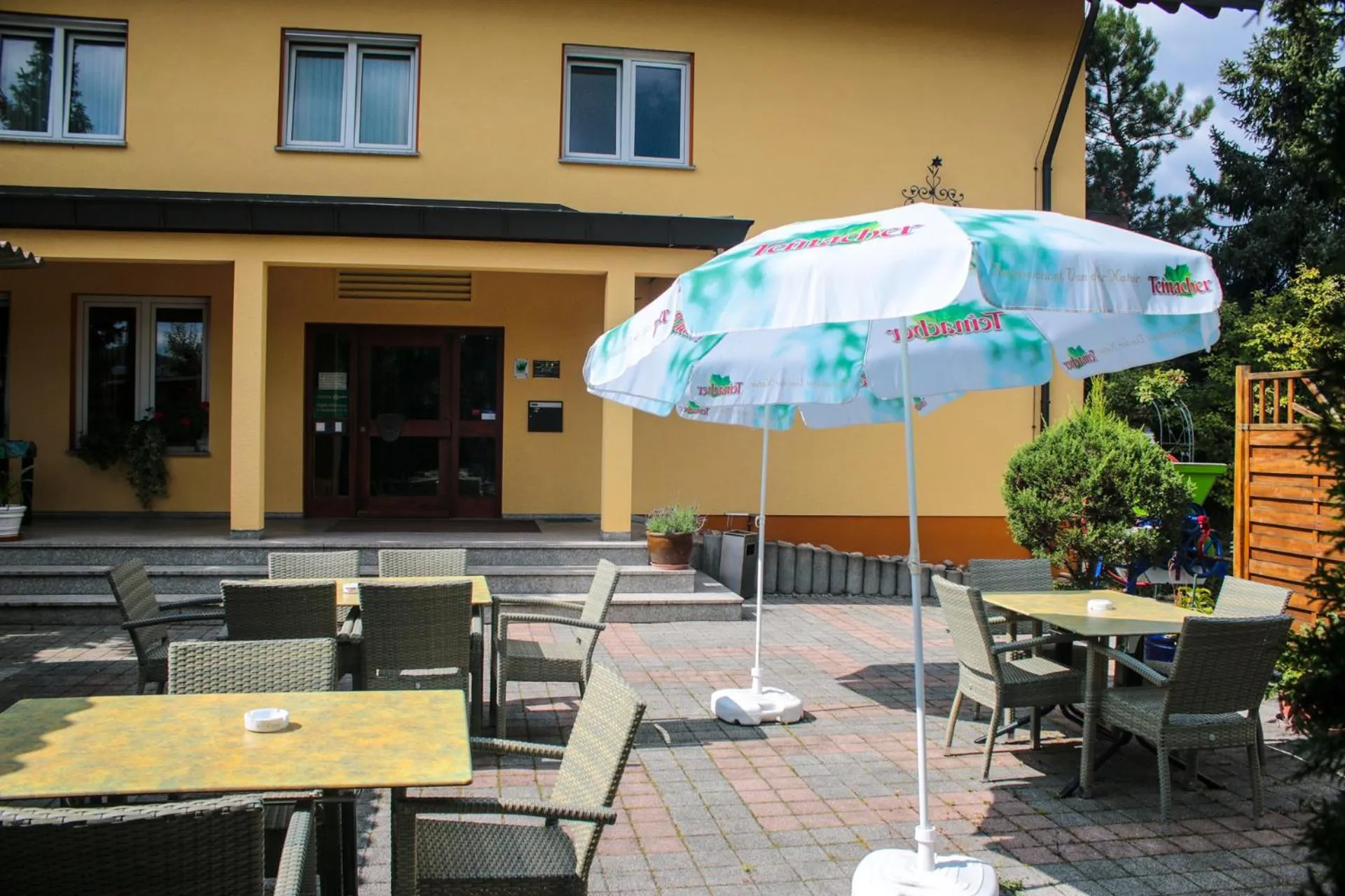 Patio in Hotel-Restaurant und Gästehaus Löwen