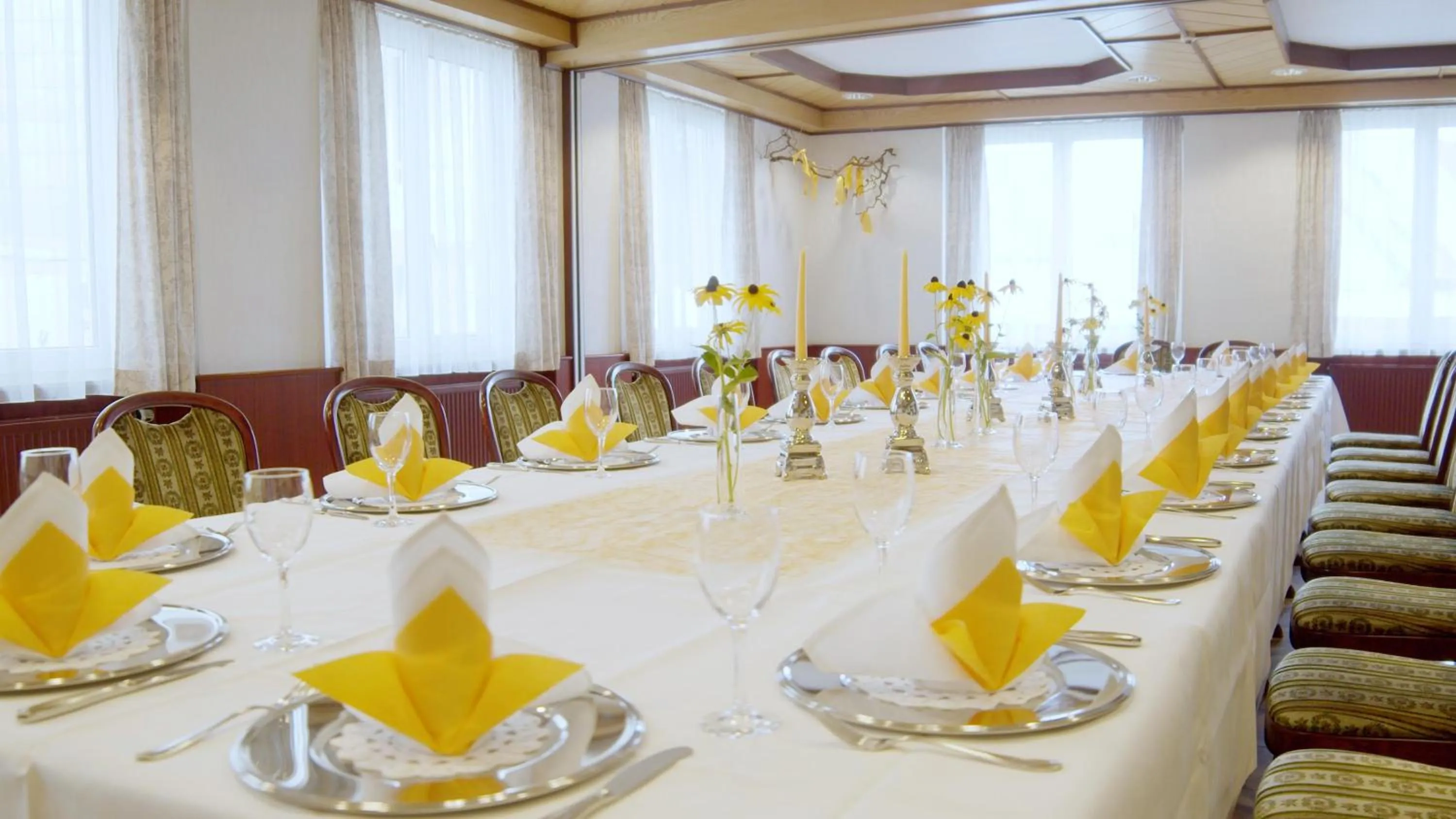 Restaurant/places to eat in Hotel-Restaurant und Gästehaus Löwen