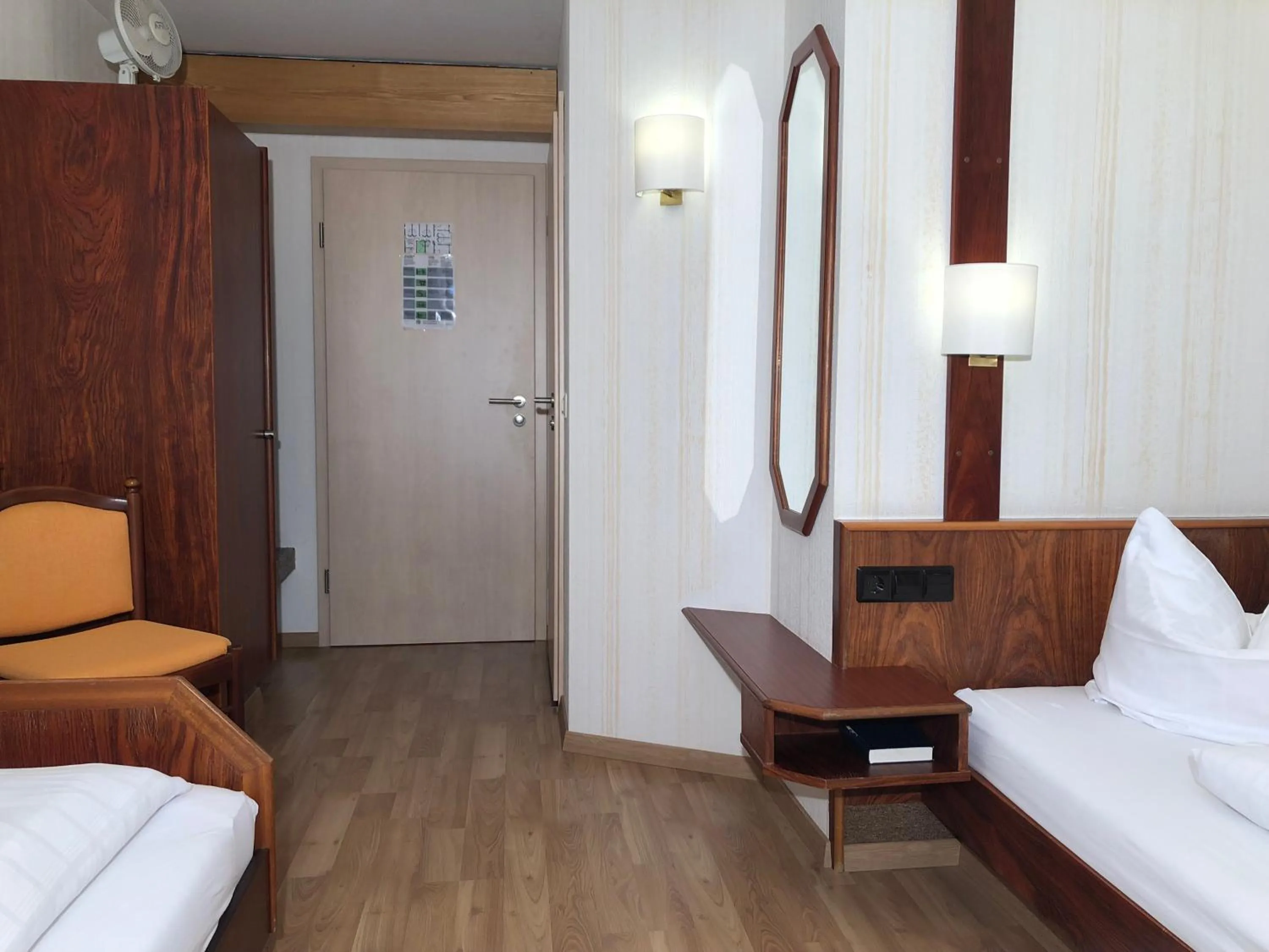 Bedroom, Bed in Hotel-Restaurant und Gästehaus Löwen