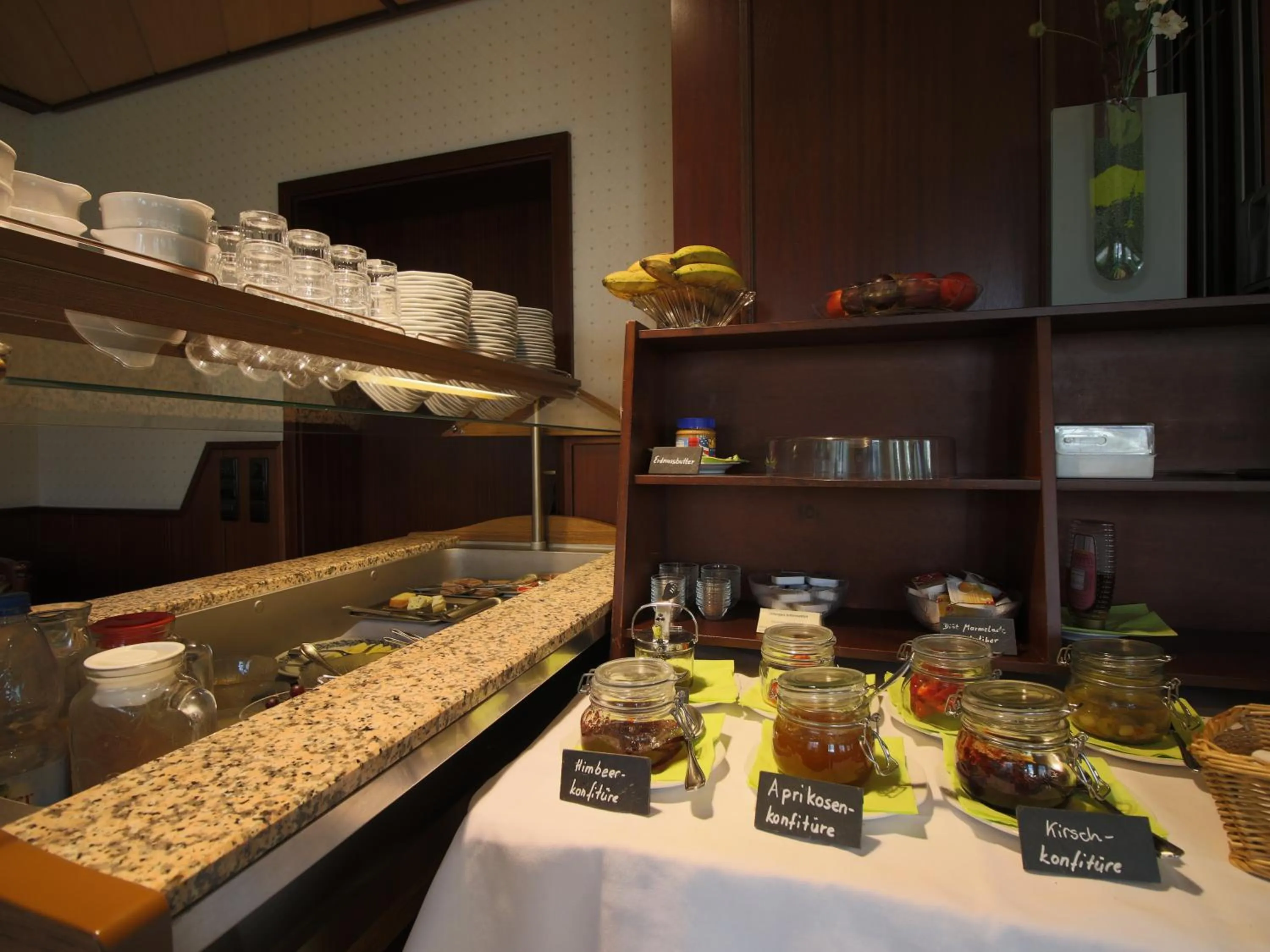 Buffet breakfast in Hotel-Restaurant und Gästehaus Löwen