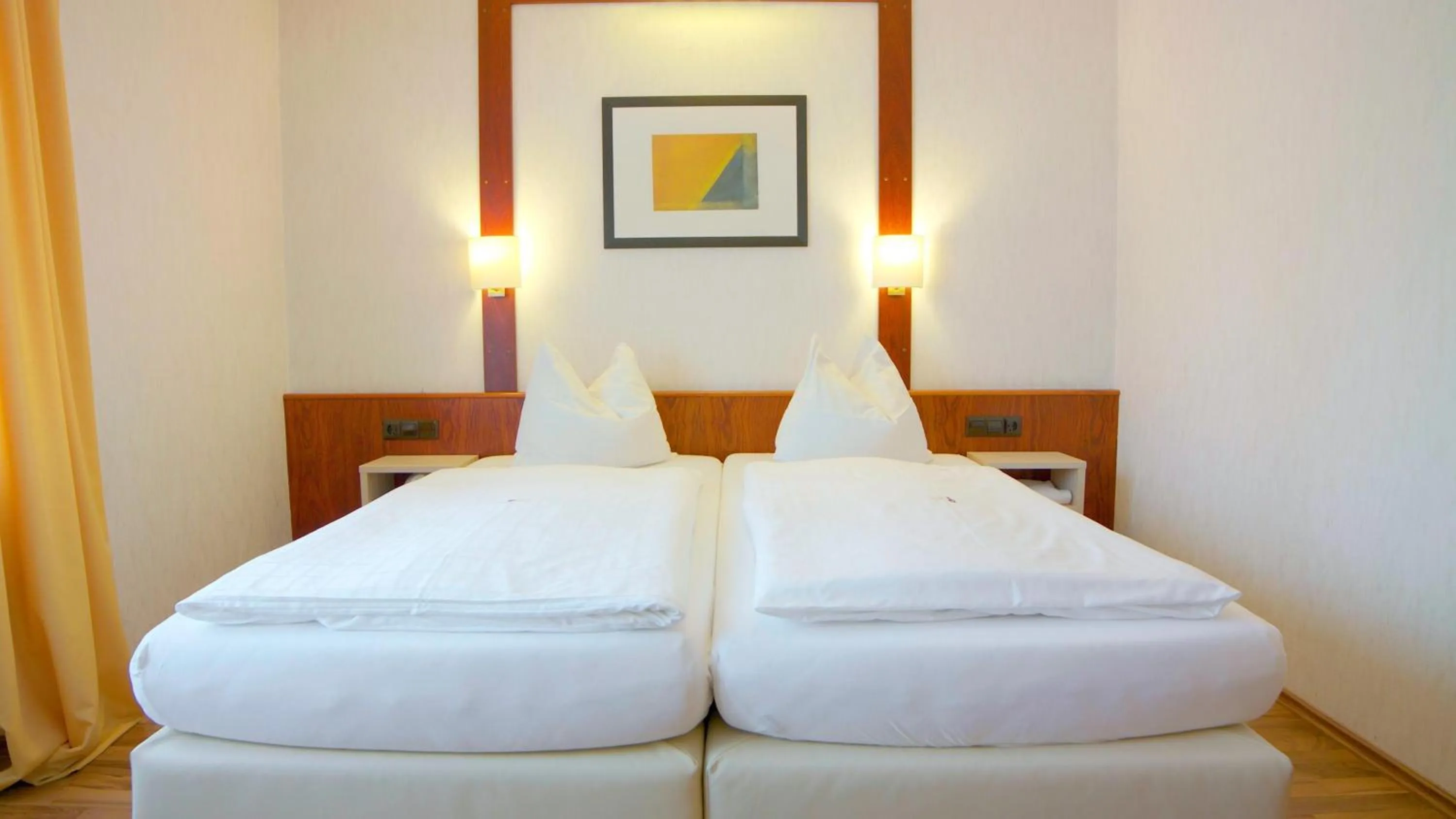 Bed in Hotel-Restaurant und Gästehaus Löwen