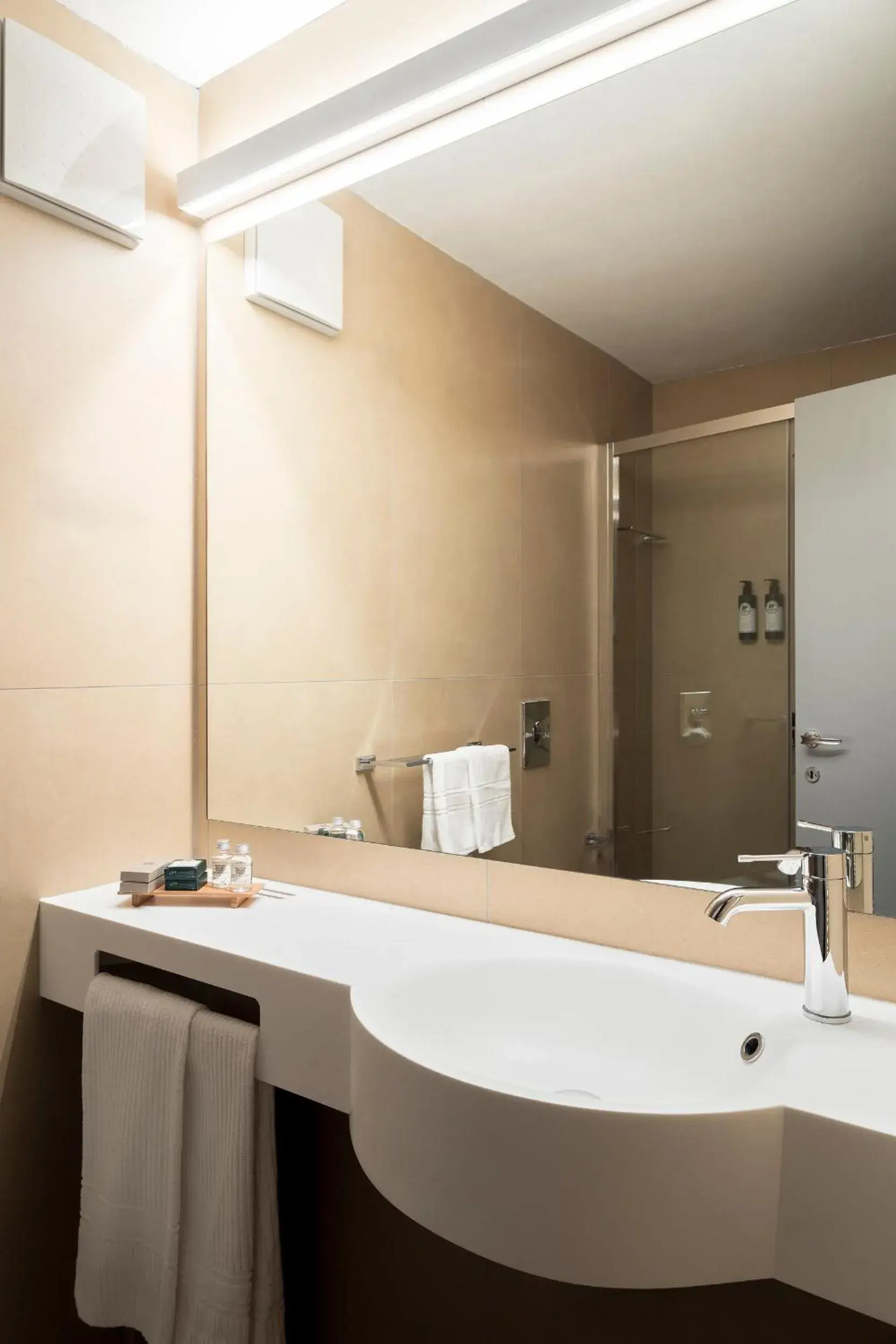 Bathroom in Hotel Boite Bathroom in Hotel Boite