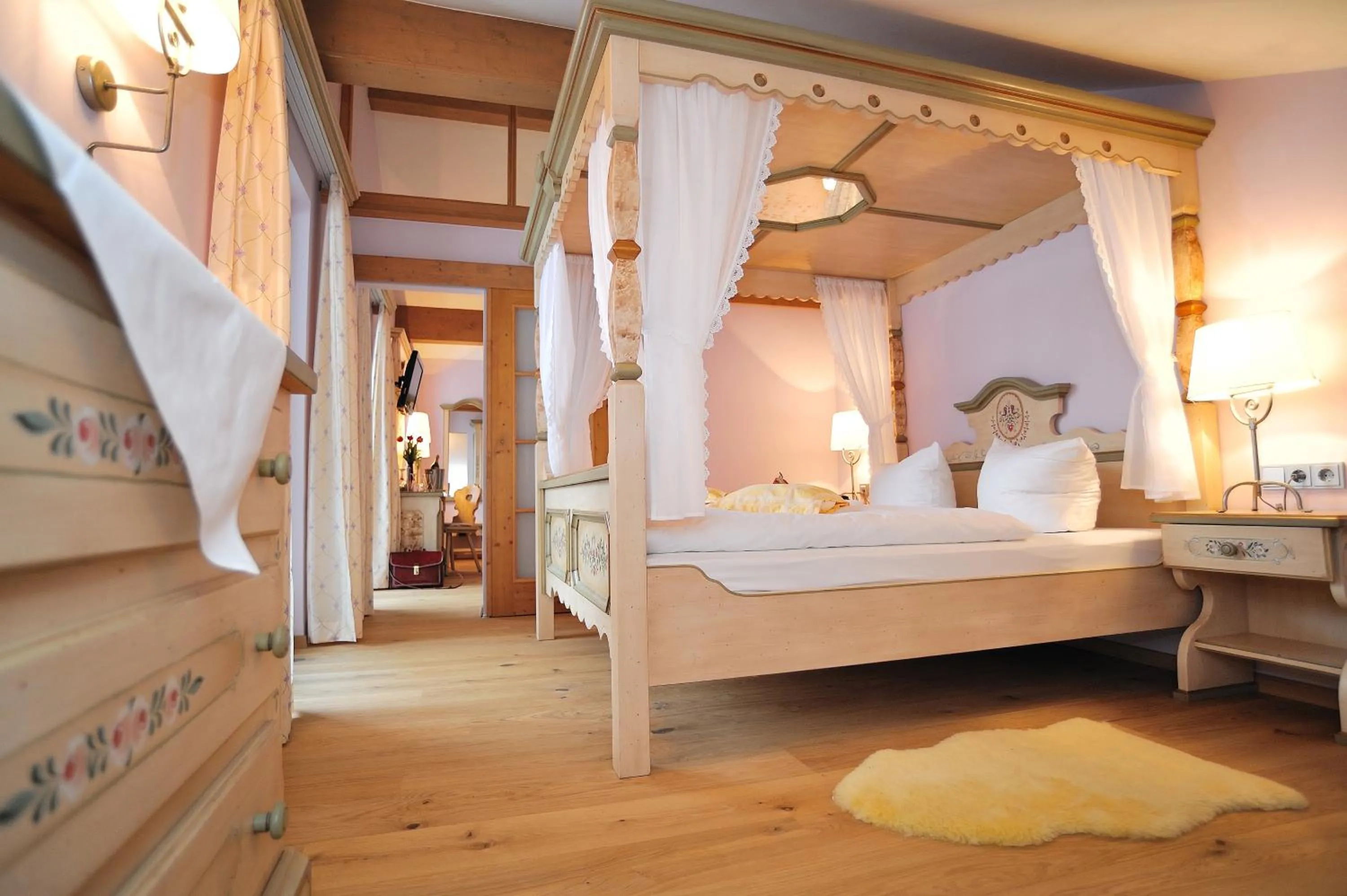 Photo of the whole room, Bed in Landhotel Böld Oberammergau