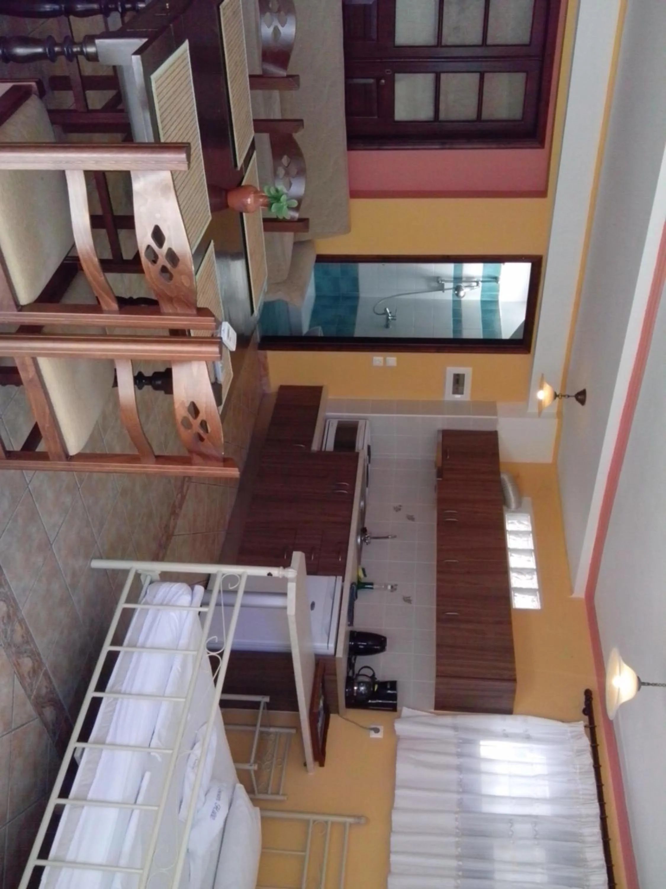 Bathroom in Green Hill Studios & Apartments