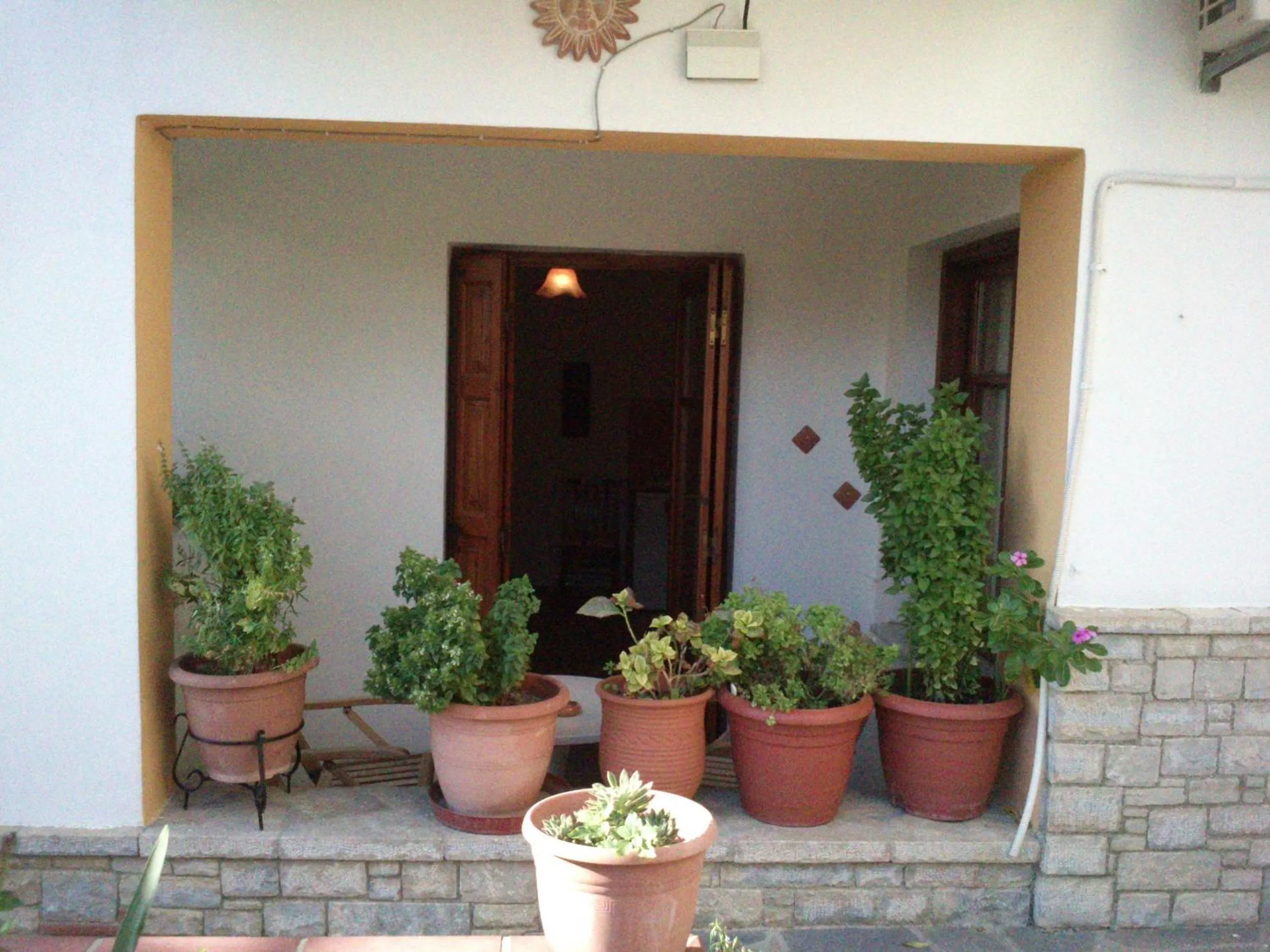 Green Hill Studios & Apartments