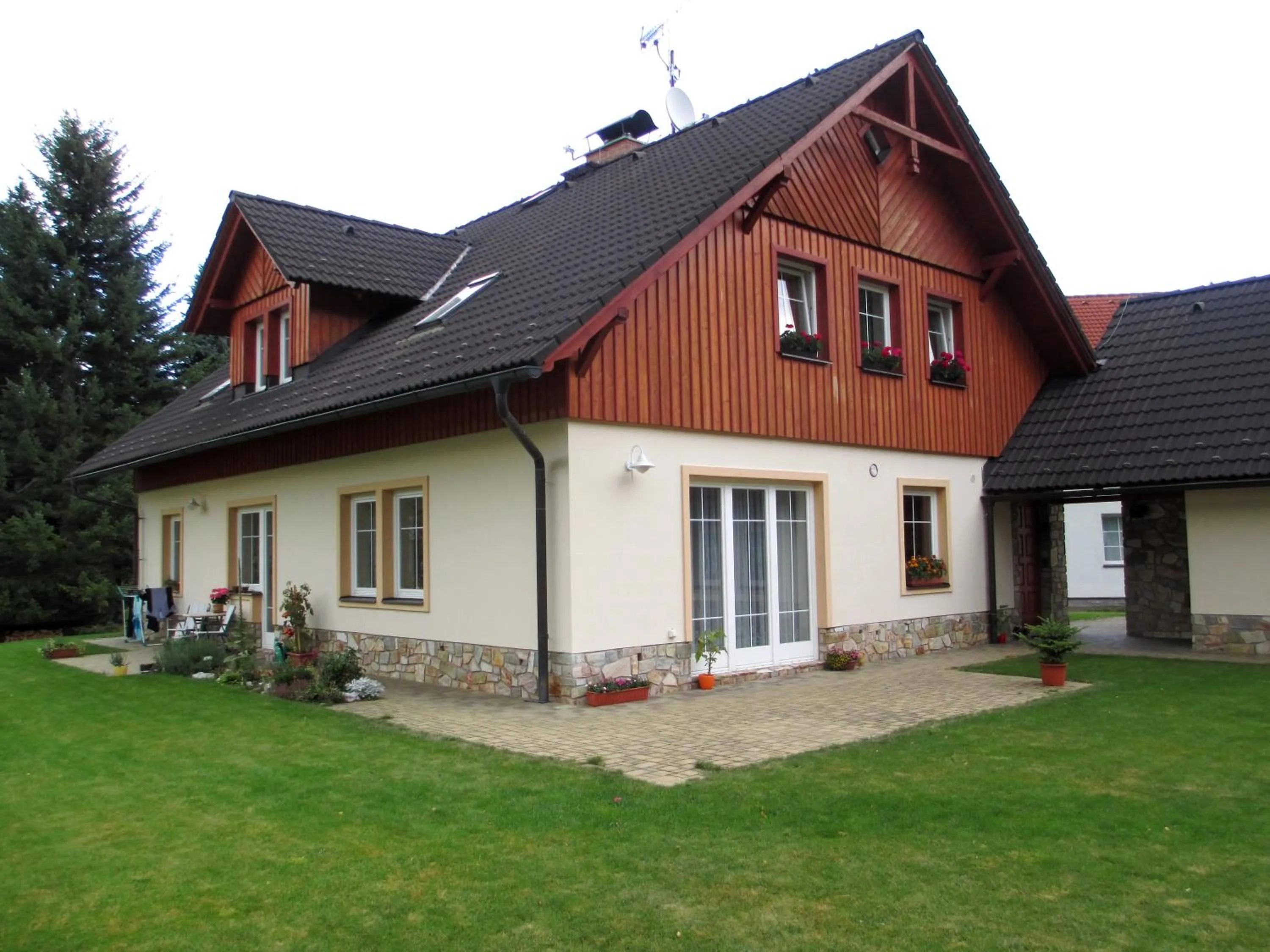 Summer in Apartman 300