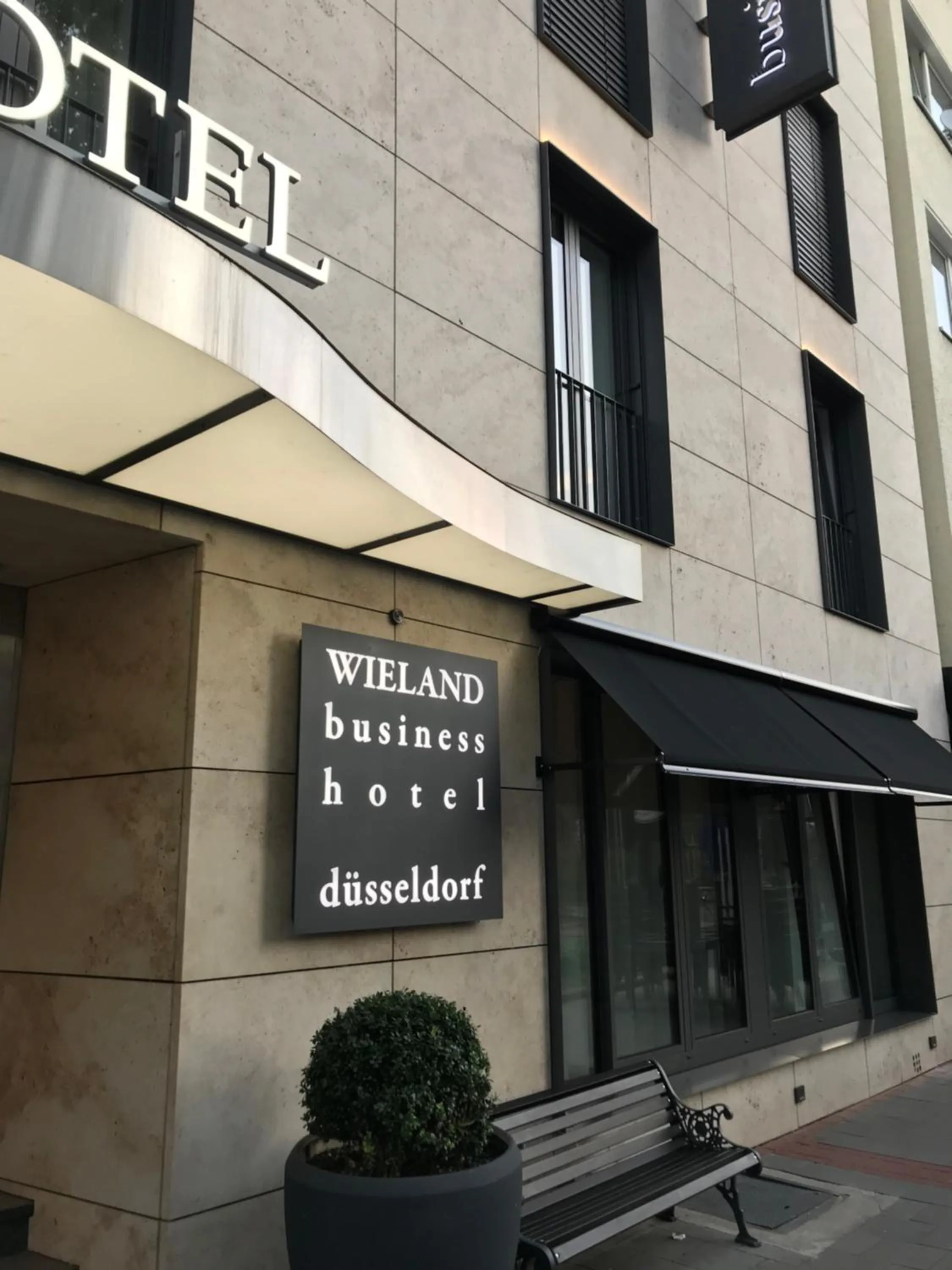 Facade/entrance in Business Wieland Hotel
