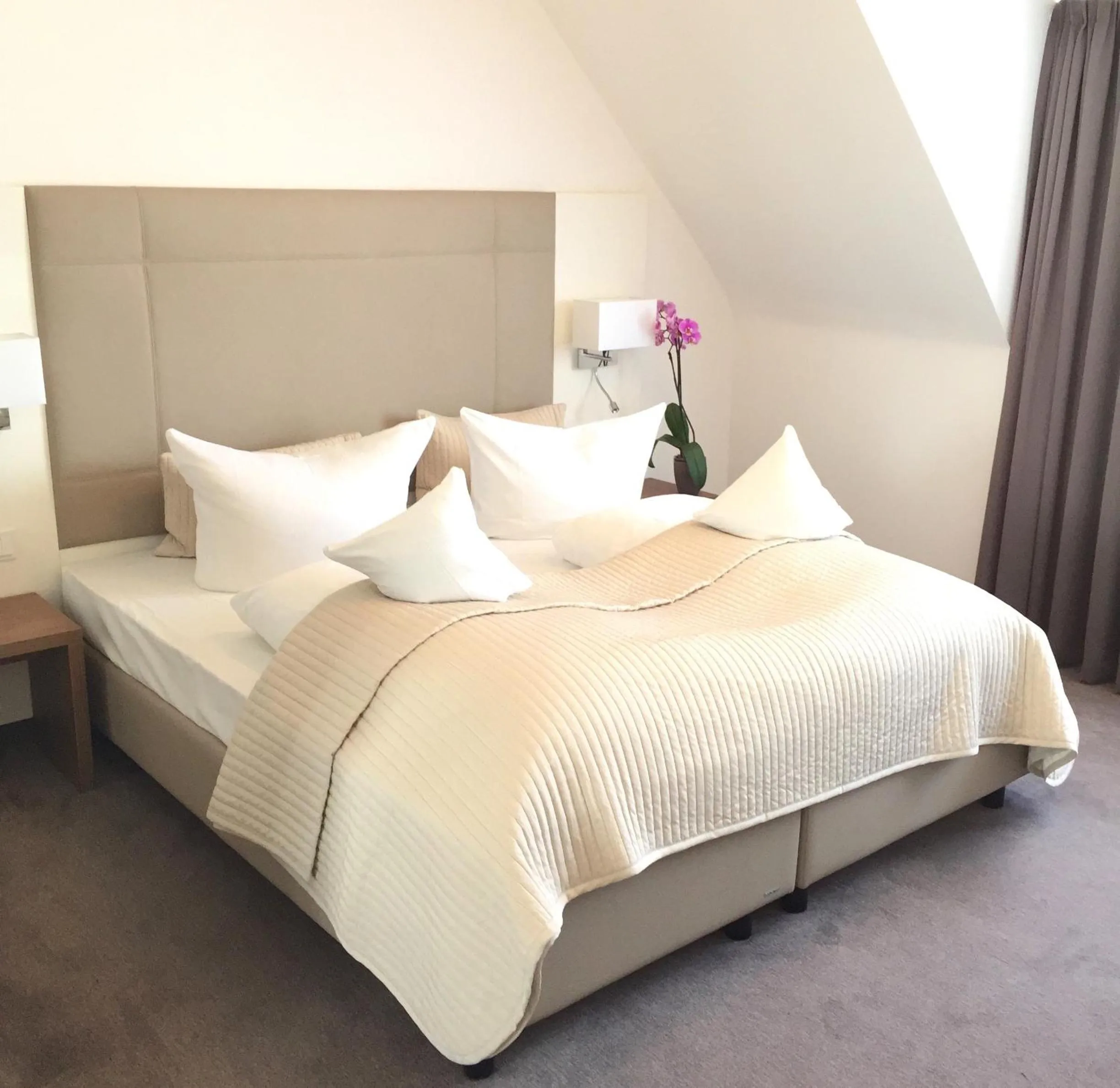 Photo of the whole room, Bed in Business Wieland Hotel