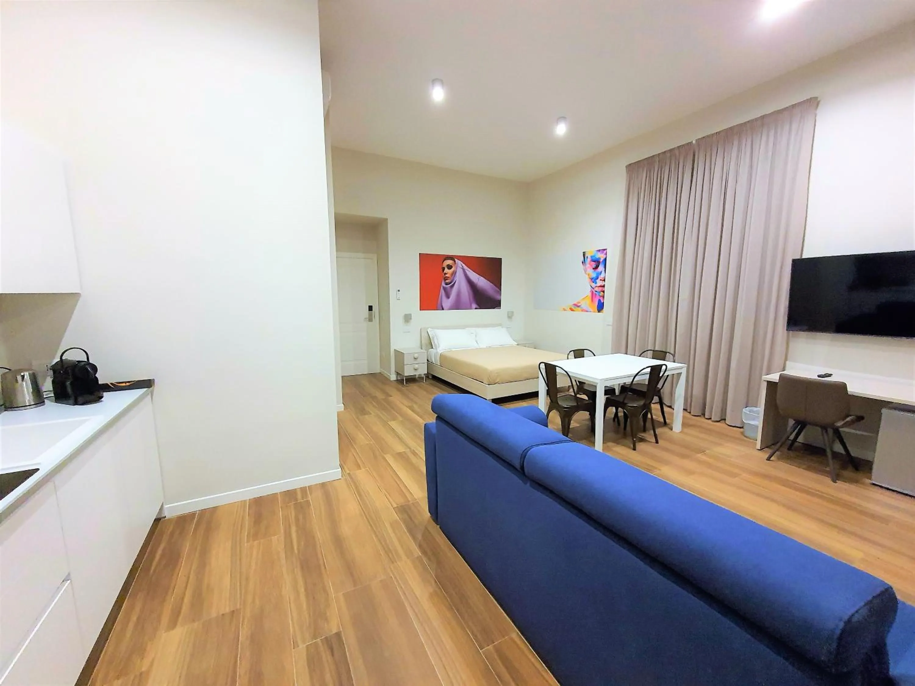 Kitchen or kitchenette, Bed in Toledo Place