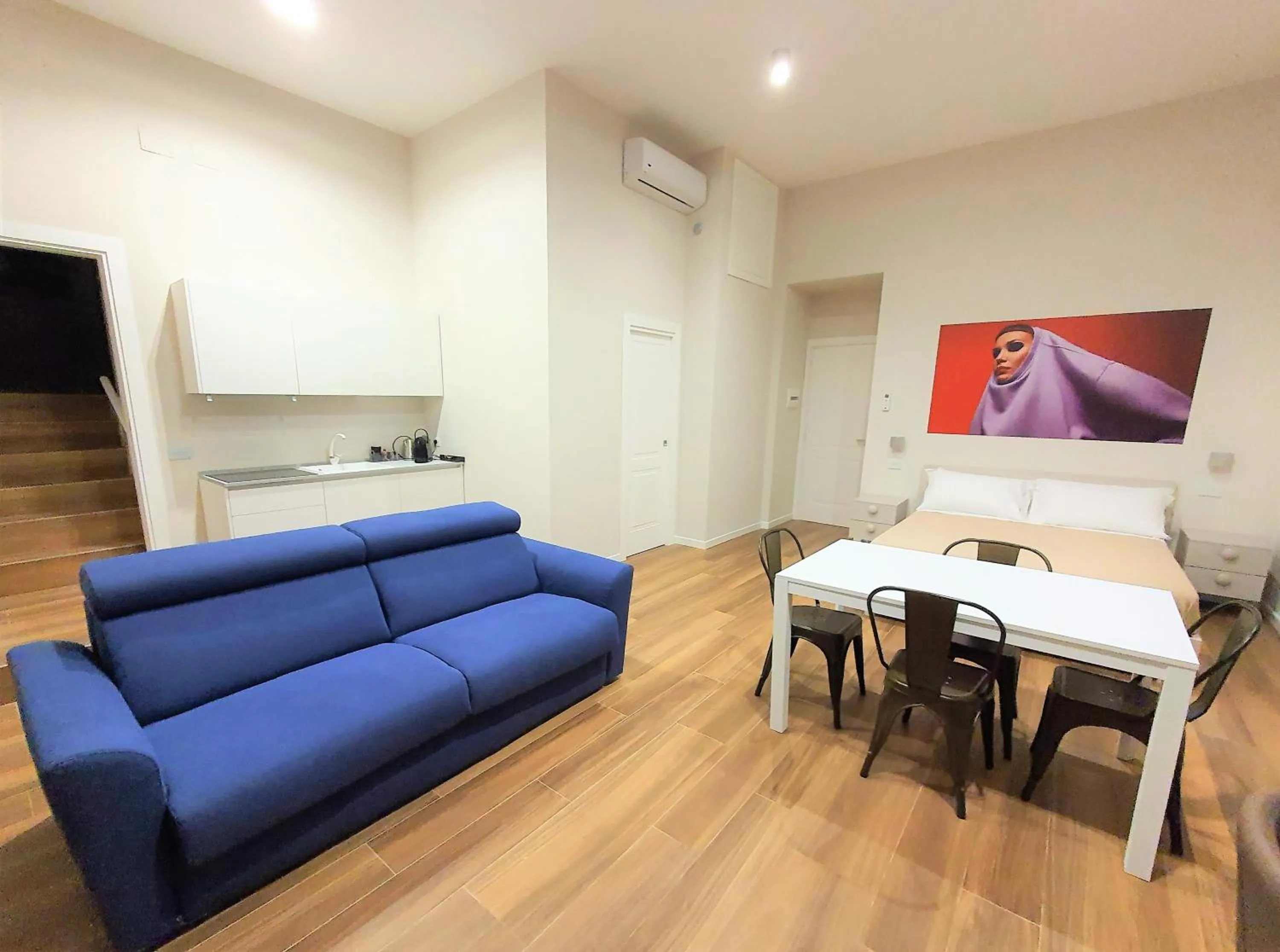 Seating area in Toledo Place