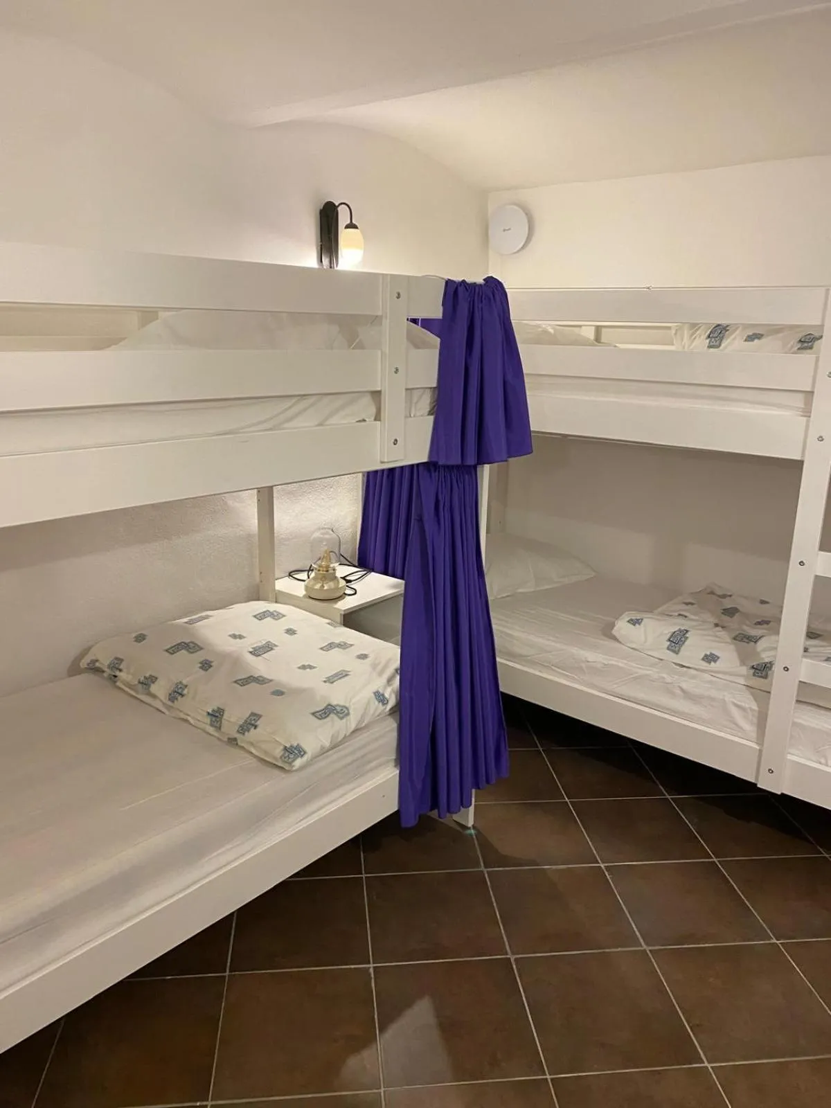 Photo of the whole room, Bed in Travellers' Haven Hostel