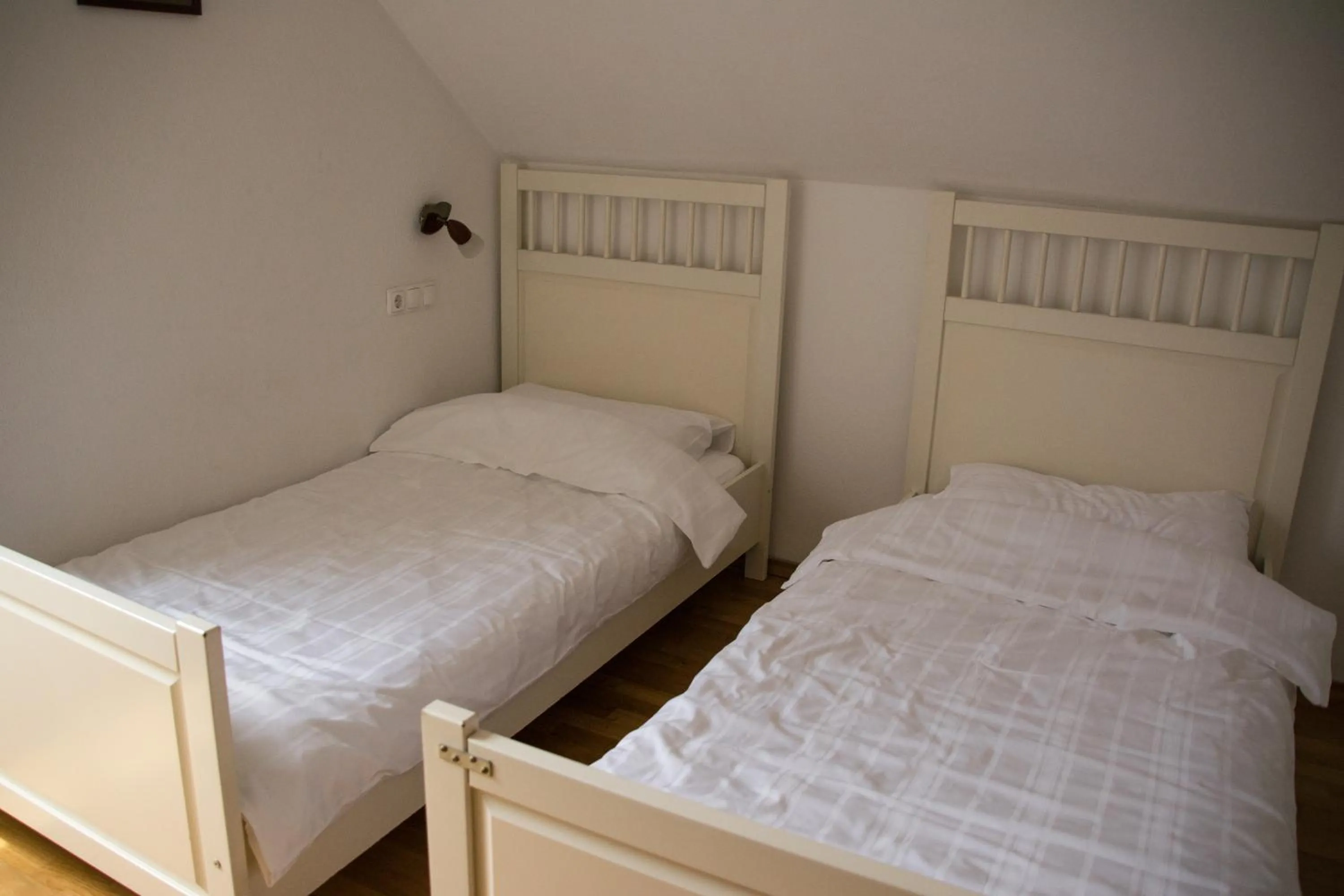Bedroom, Bed in Travellers' Haven Hostel