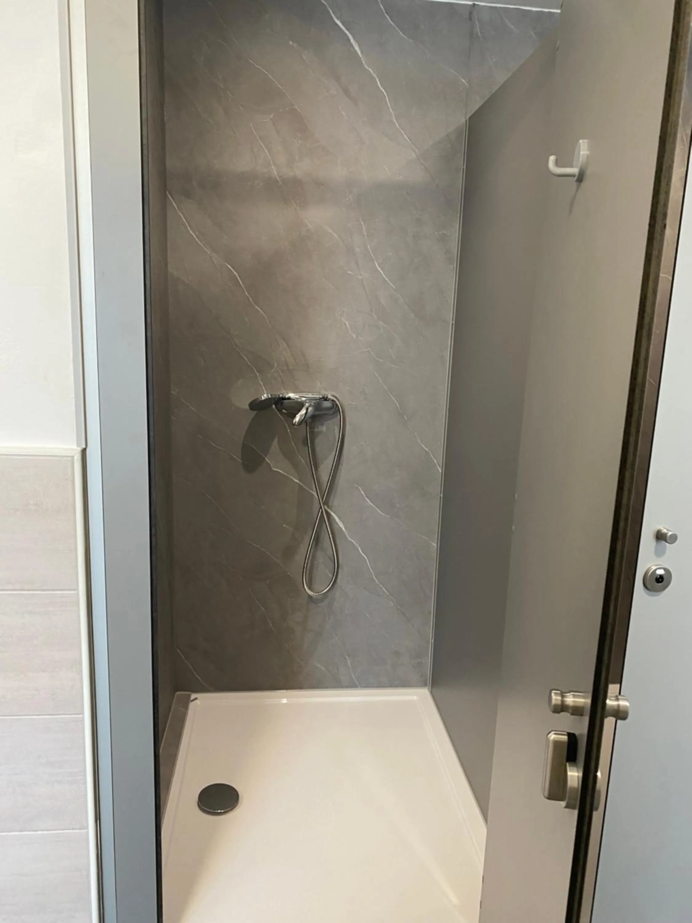 Shower in Travellers' Haven Hostel