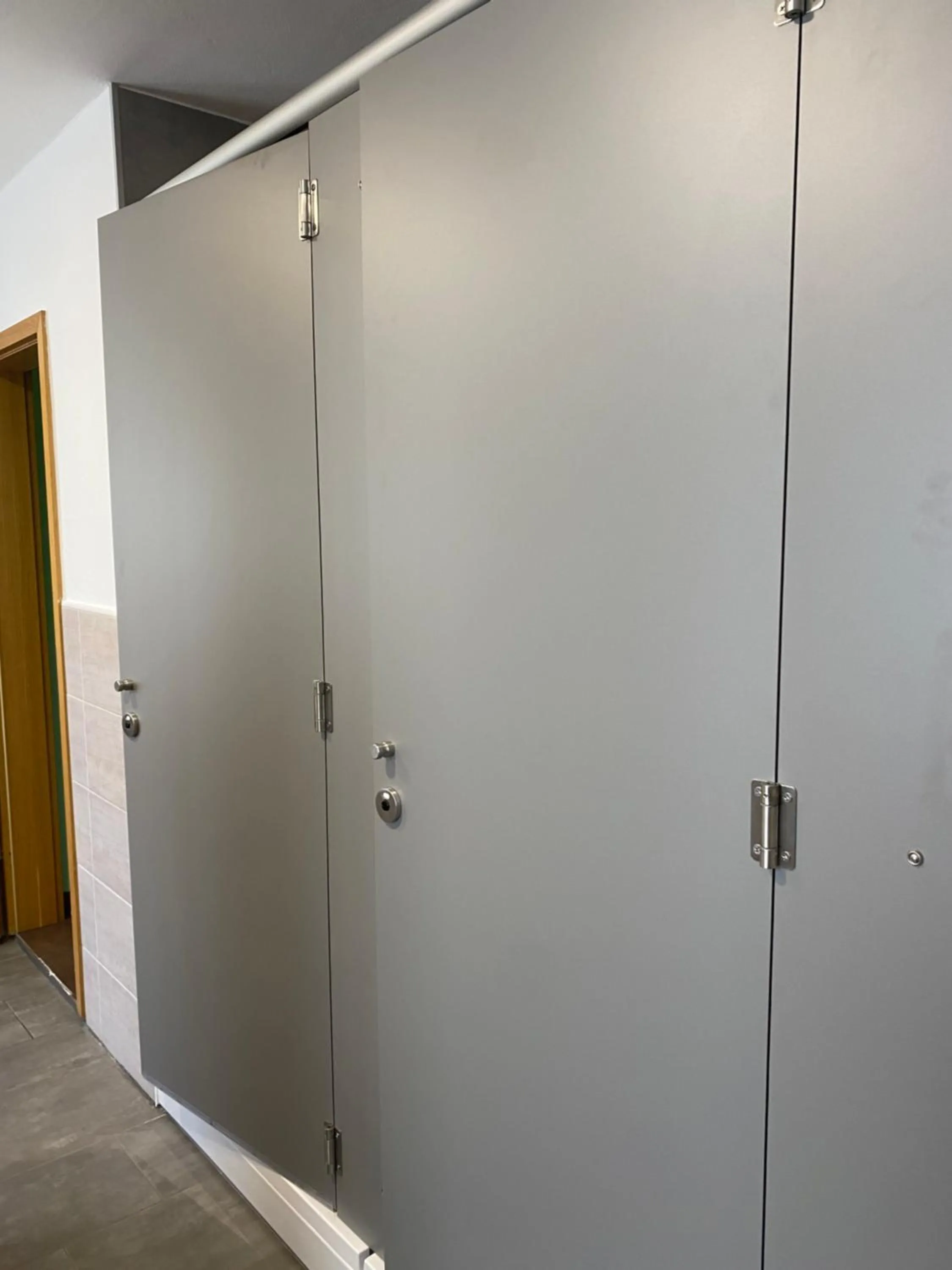 Shower in Travellers' Haven Hostel