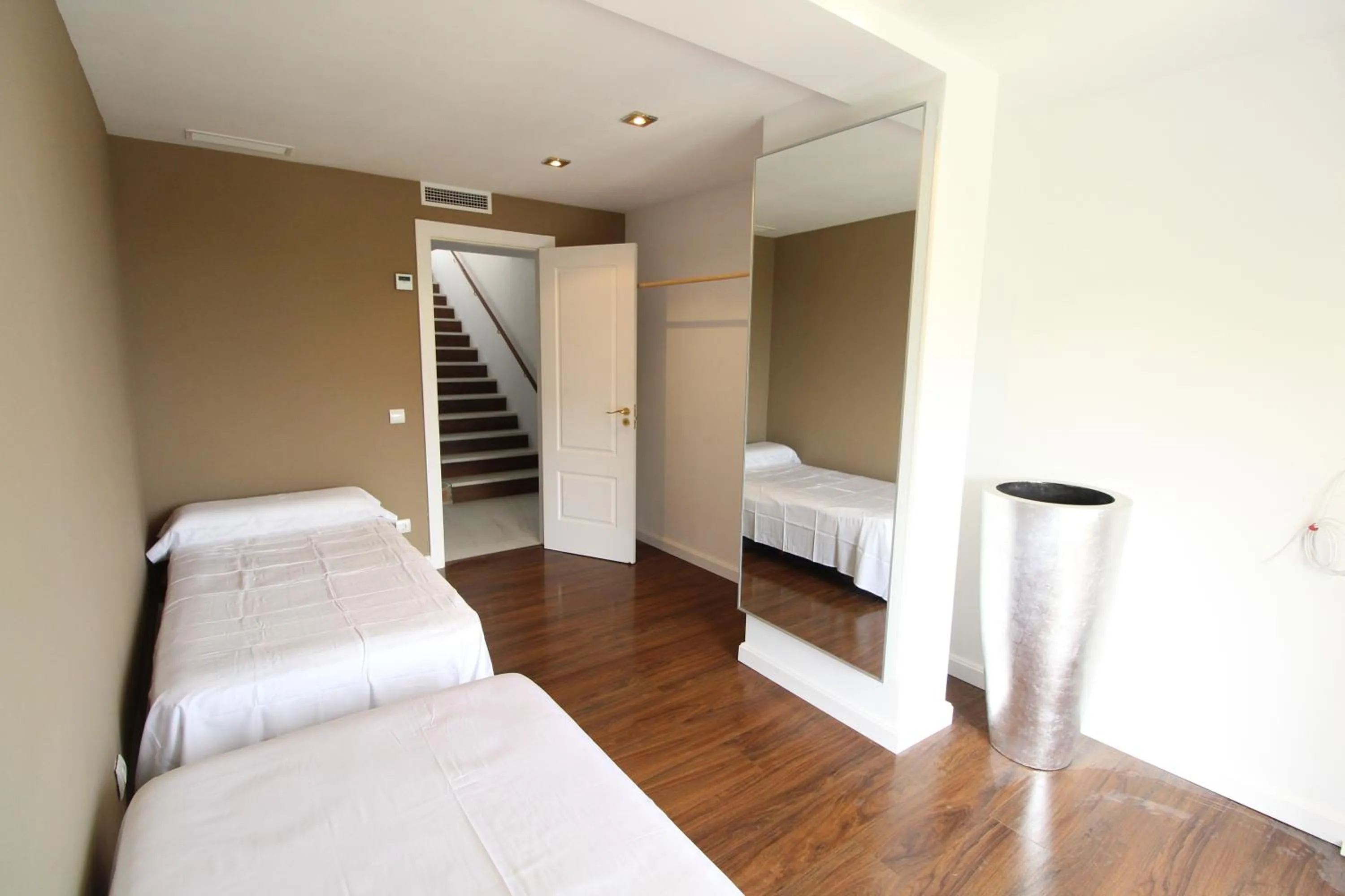 Bed in Villa Paradise , playa privada a 10 minutos de Sitges