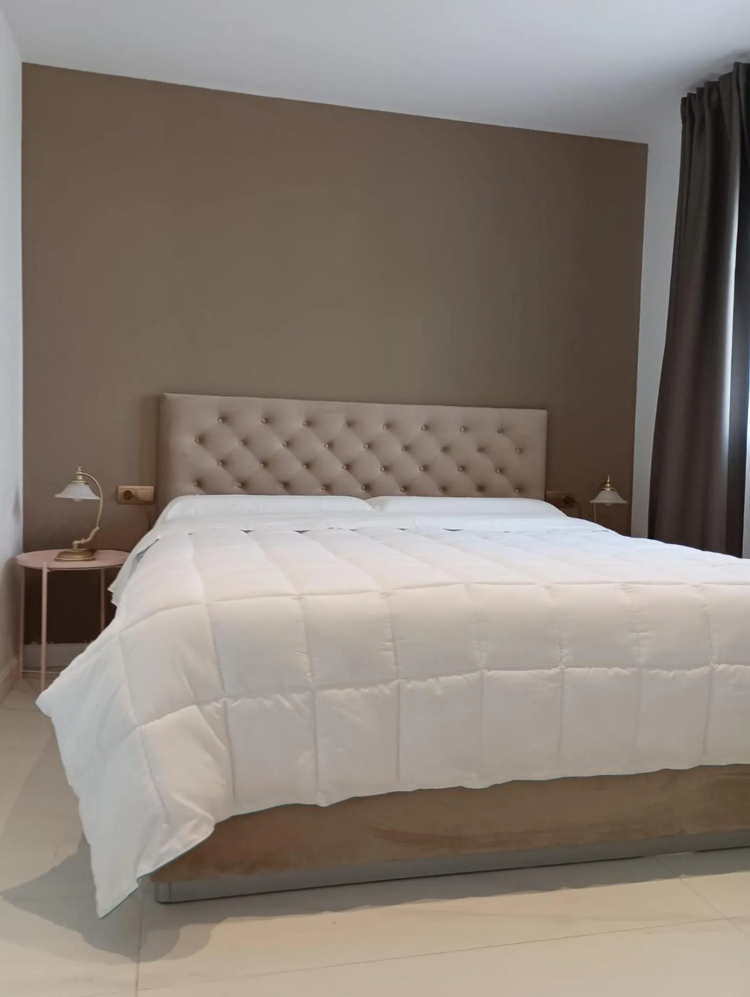 Bed in Villa Paradise , playa privada a 10 minutos de Sitges