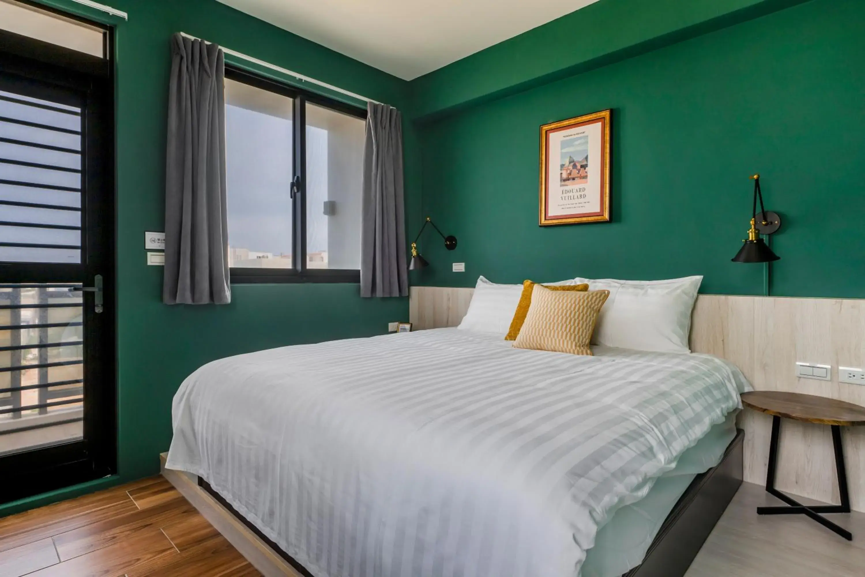 Deluxe Double Room with Balcony in Chill Style Smart Stay Deluxe Double Room with Balcony in Chill Style Smart Stay