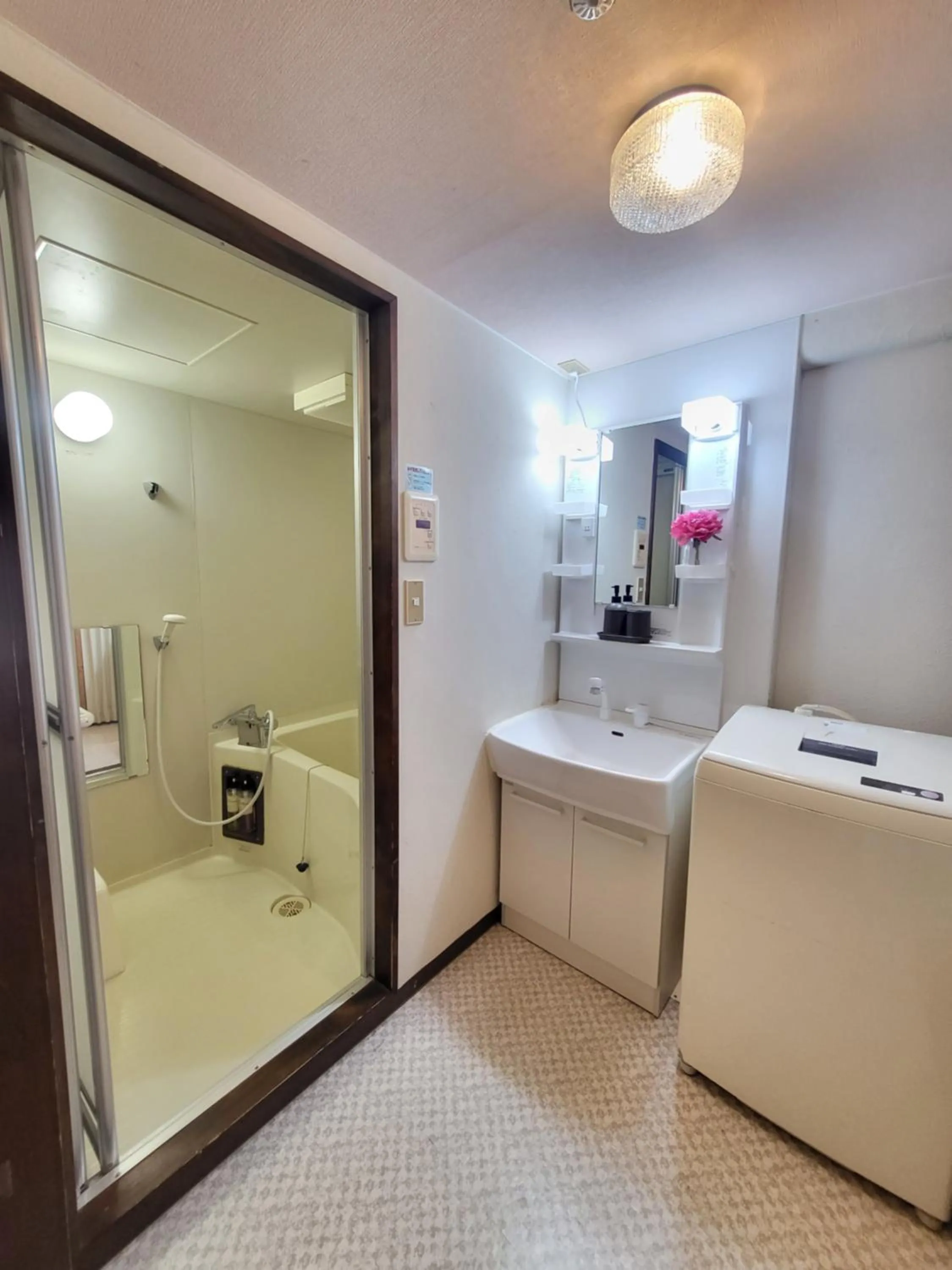 Shower in Hakuba Inn Bloom