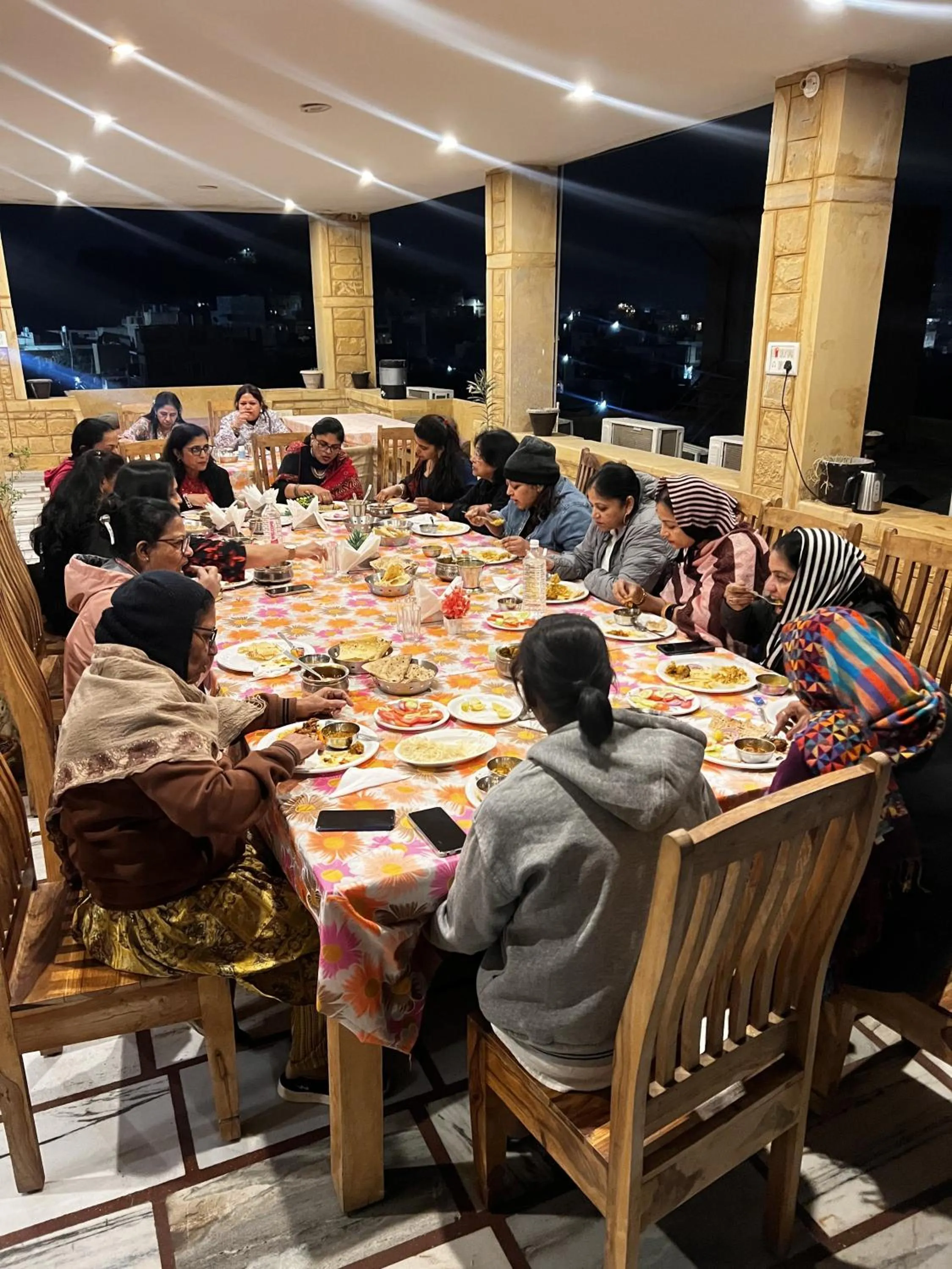 Restaurant/places to eat in Hotel Royal Heritage