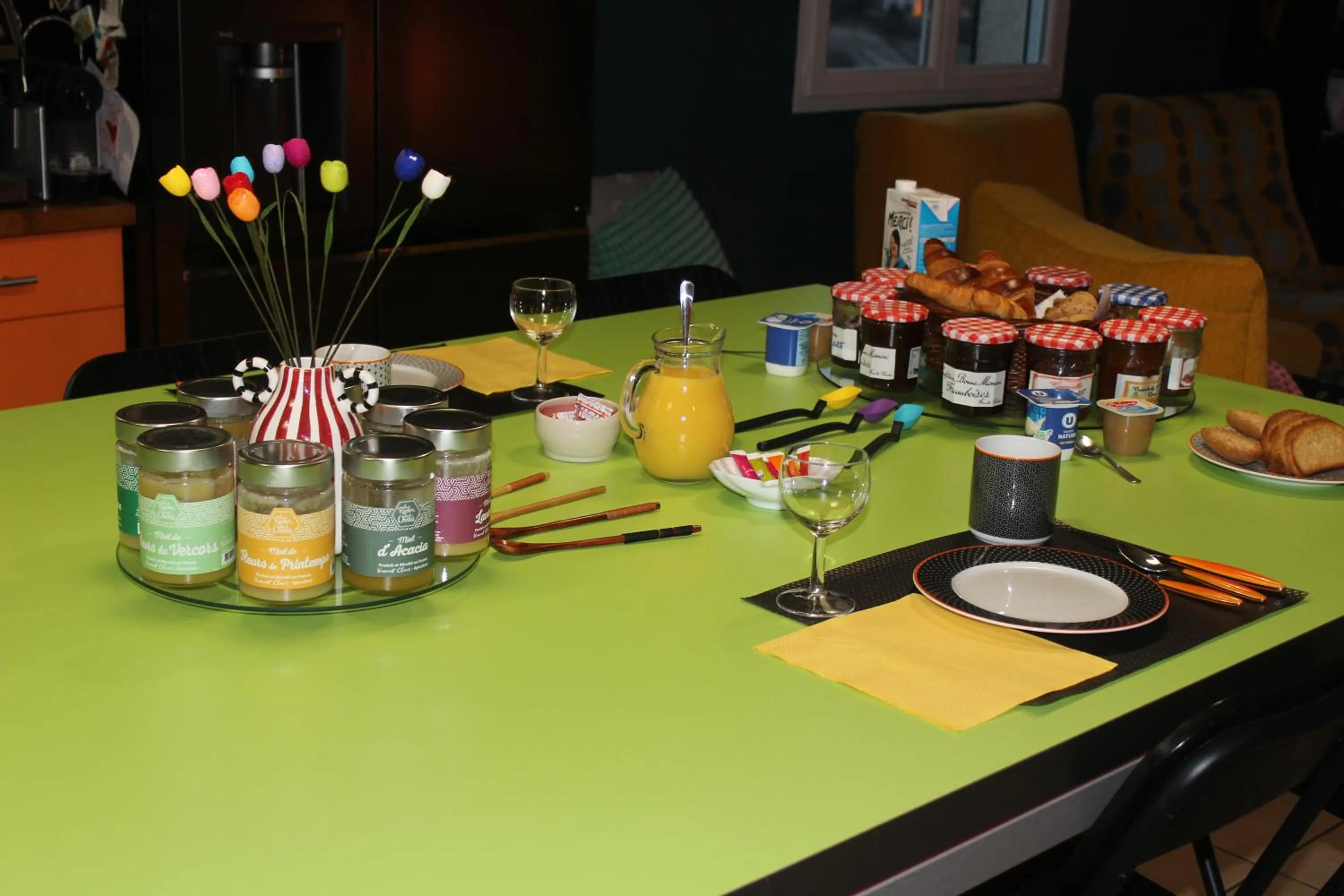 Breakfast in Chambres au grand calme dans maison