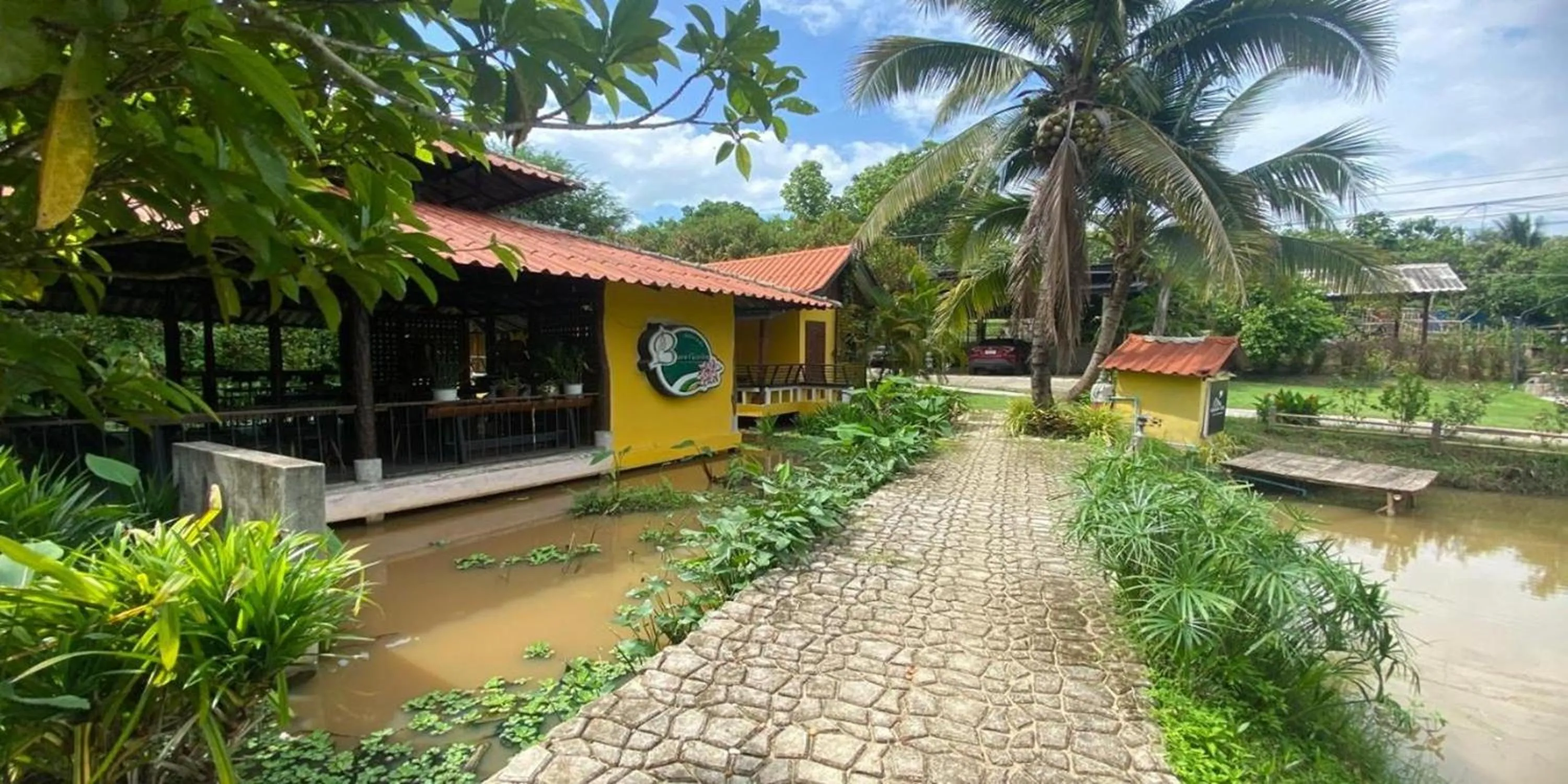 Property building in Nokkamin Home Chiang Dao