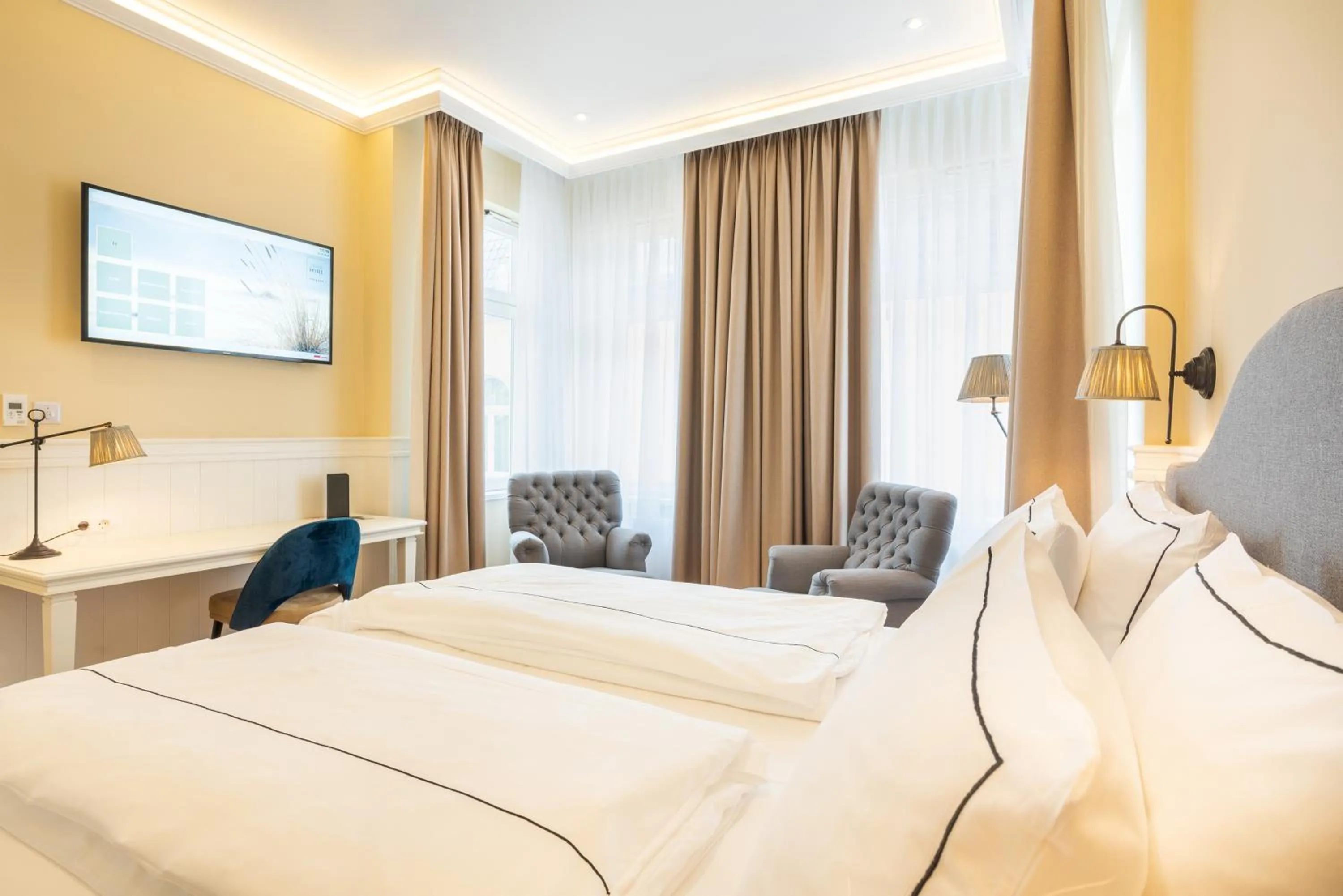 TV and multimedia, Bed in Strandhotel Ahlbeck