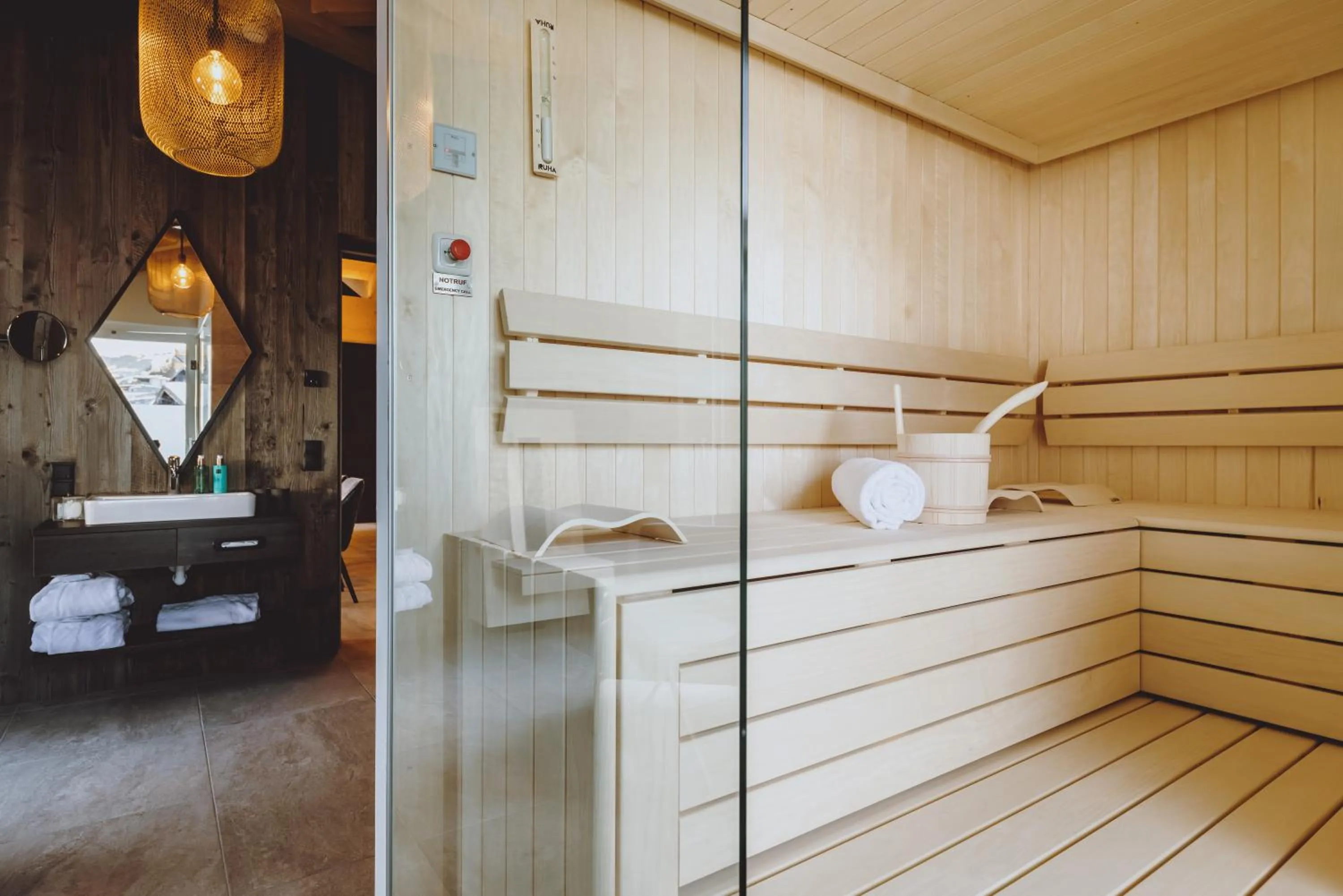 Sauna, Bed in GLEMM by AvenidA Superior Hotel & Residences