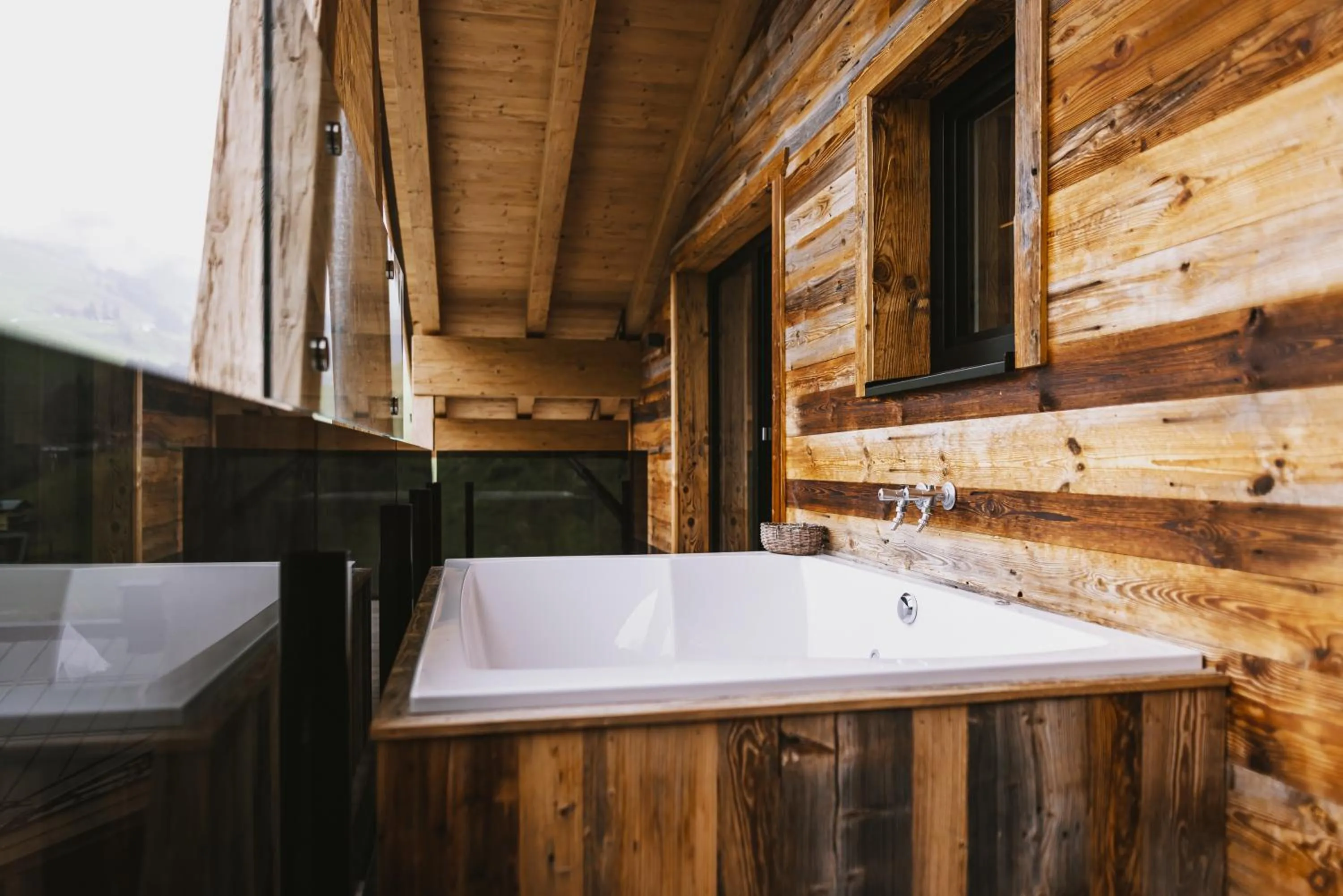 Hot Tub in GLEMM by AvenidA Superior Hotel & Residences