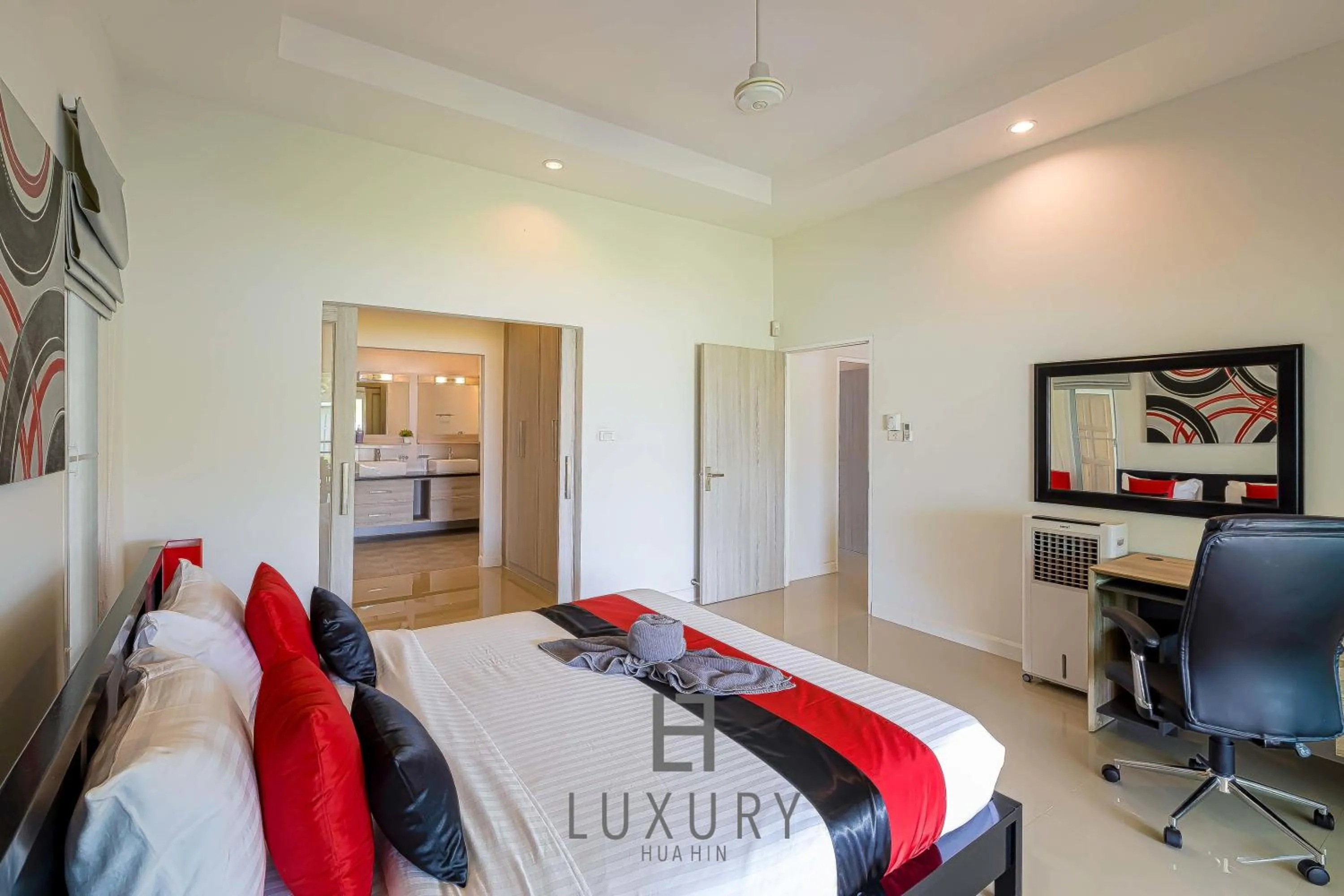 Bed in Cozy Modern 3 Bedroom Pool Villa L70