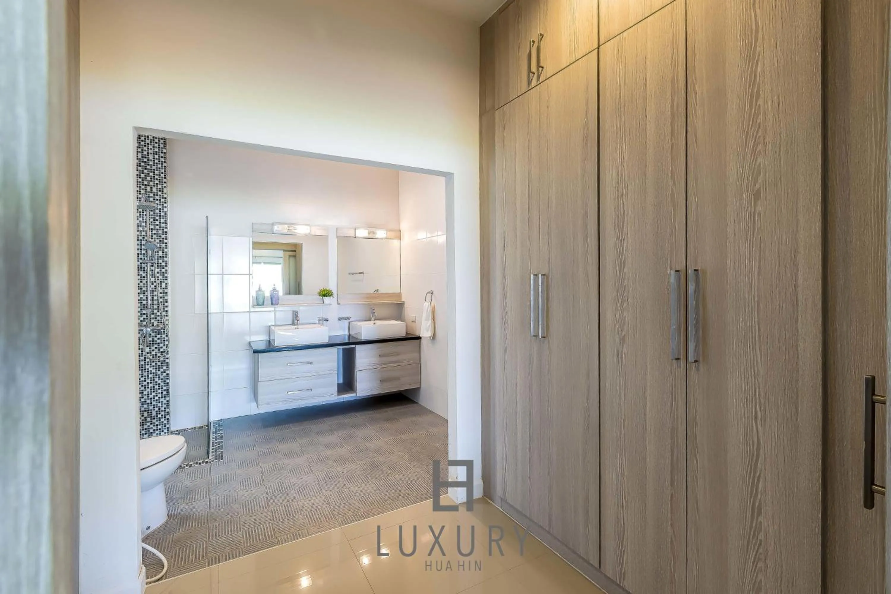 Cozy Modern 3 Bedroom Pool Villa L70