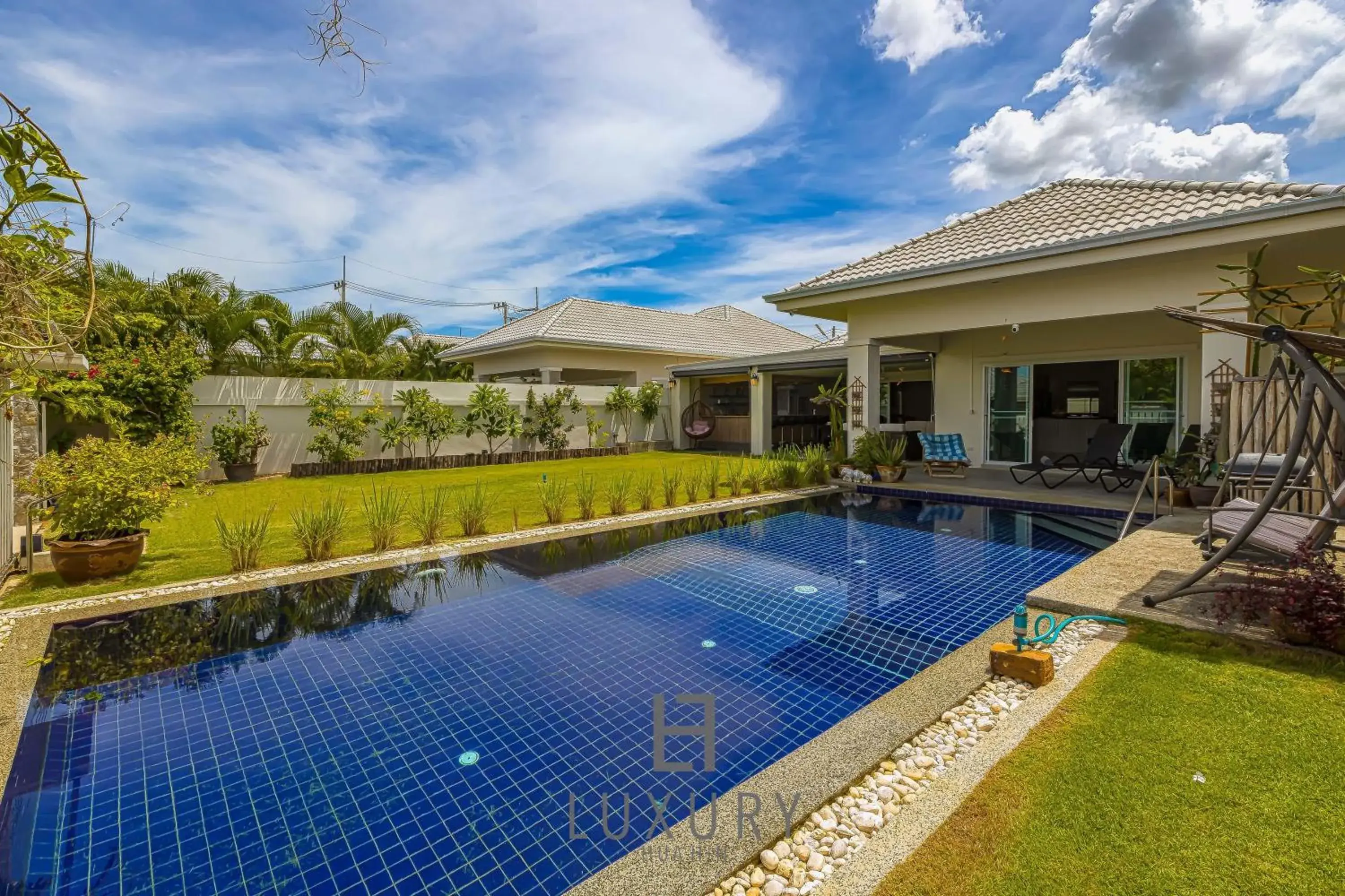 Cozy Modern 3 Bedroom Pool Villa L70 Cozy Modern 3 Bedroom Pool Villa L70