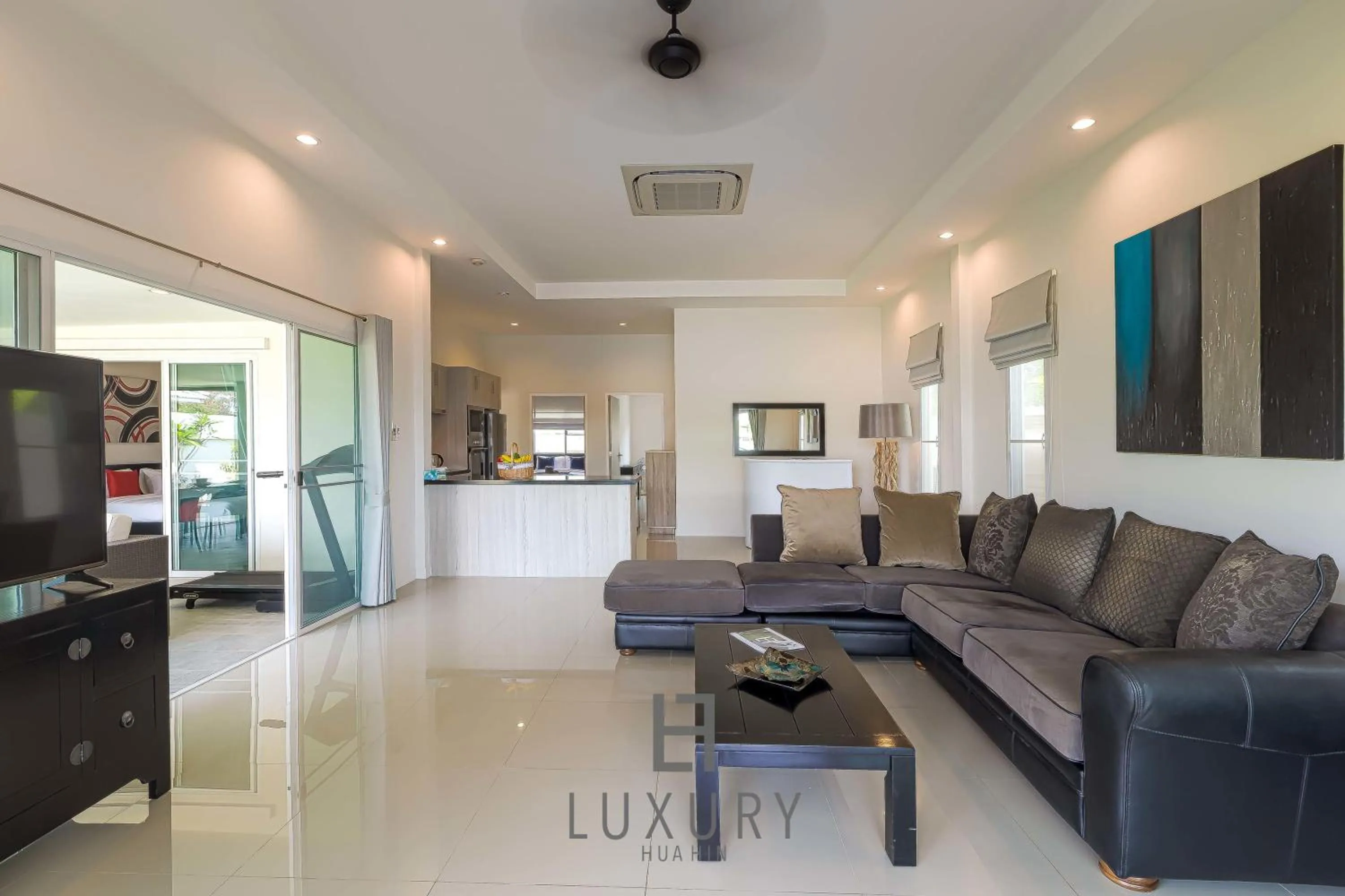 Cozy Modern 3 Bedroom Pool Villa L70