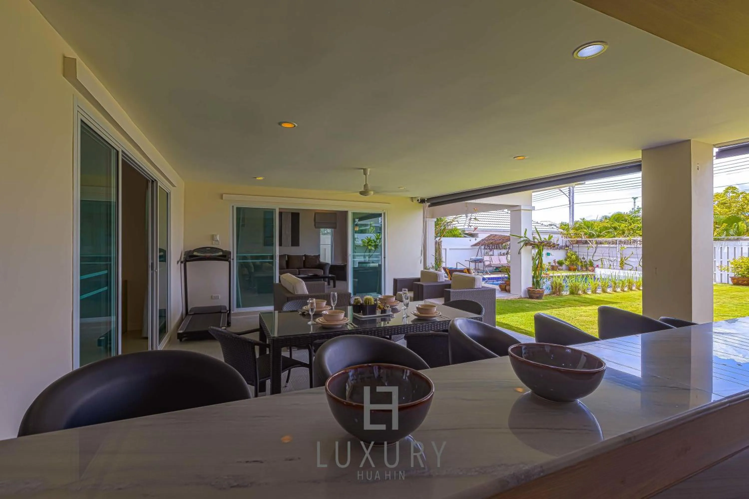 Cozy Modern 3 Bedroom Pool Villa L70