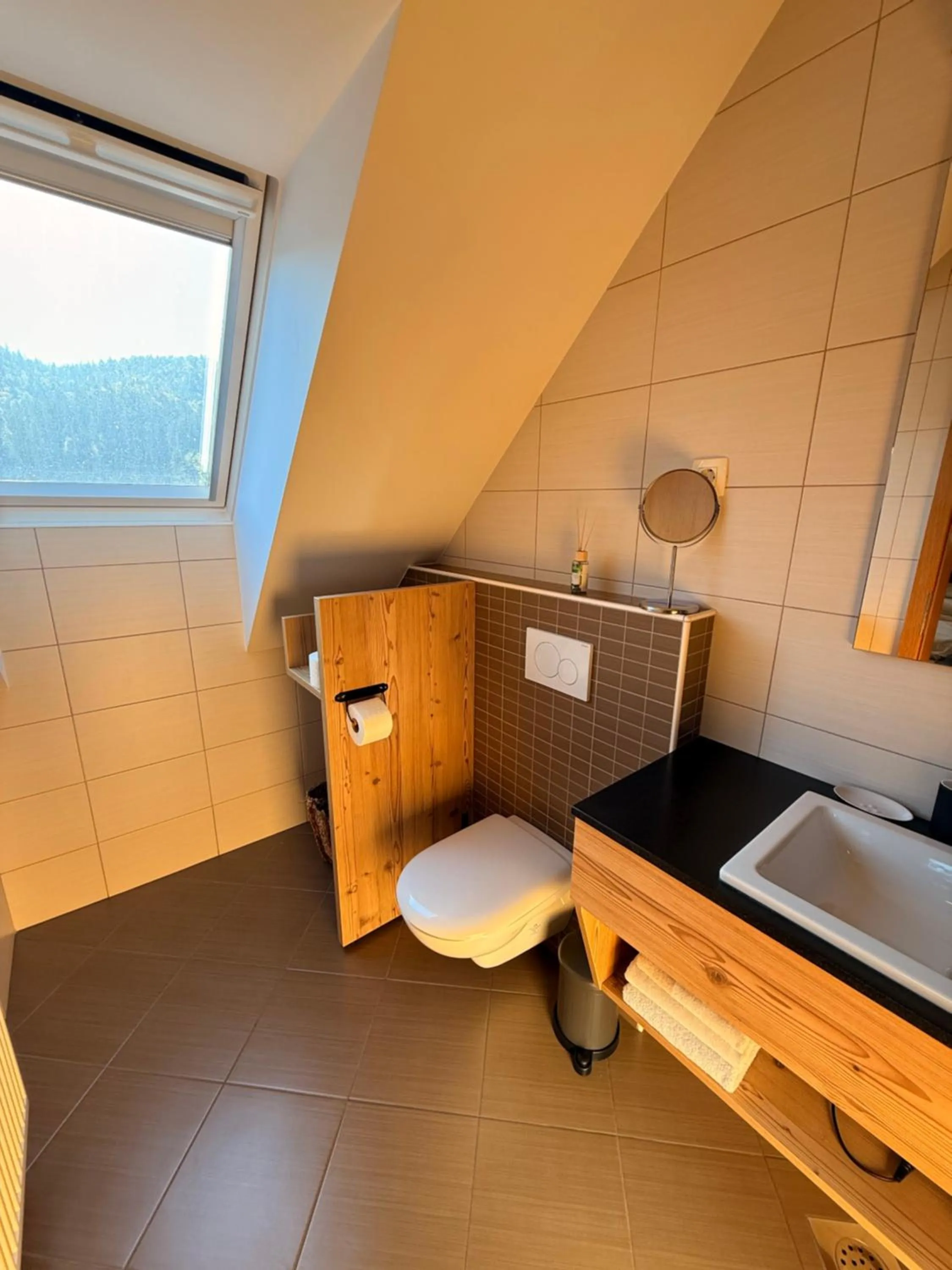 Na Vasi restavracija in prenočišča