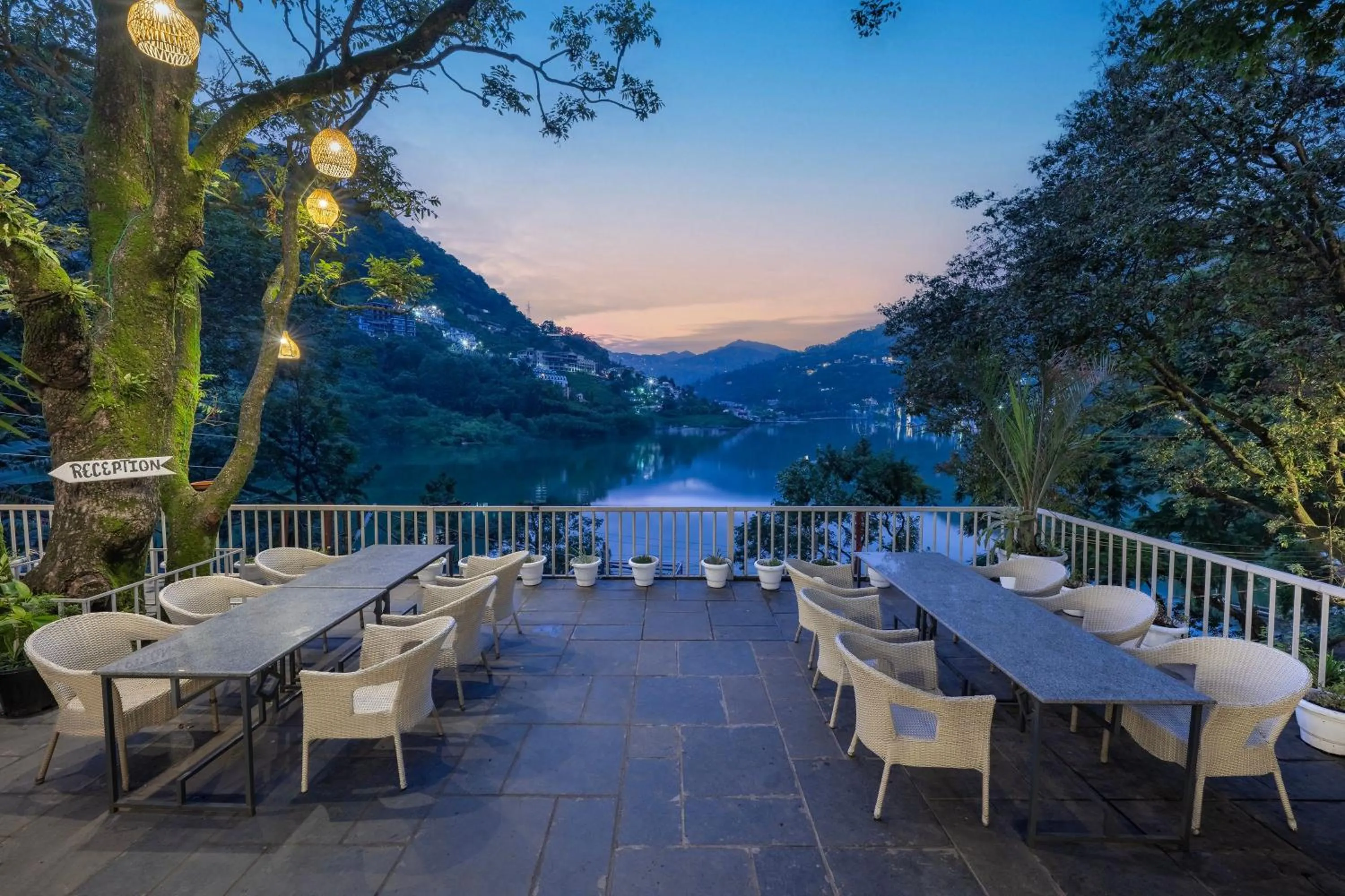 Restaurant/places to eat in Echor Malusara Lakeview Retreat Bhimtal