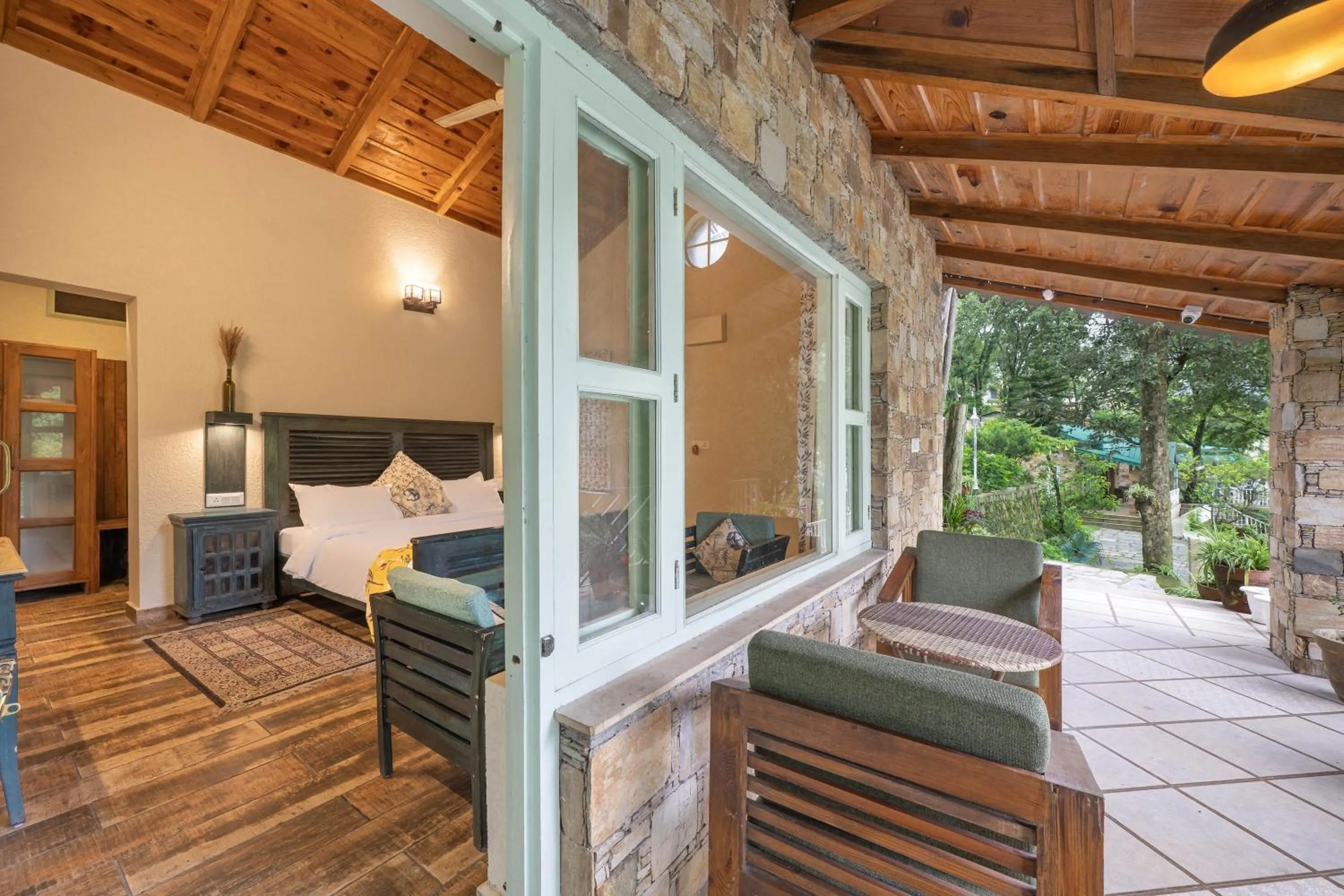 Bed in Echor Malusara Lakeview Retreat Bhimtal