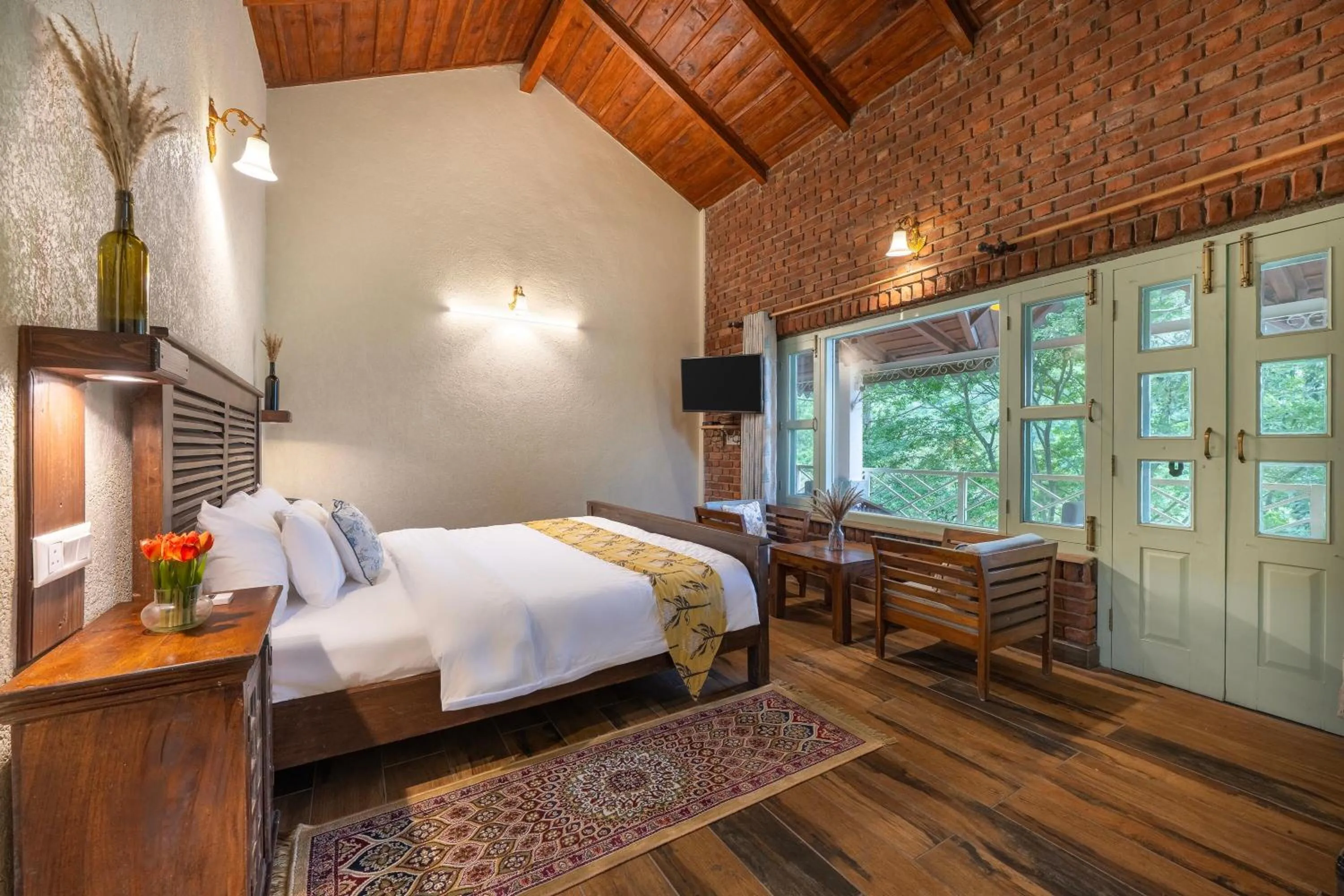 Bed in Echor Malusara Lakeview Retreat Bhimtal